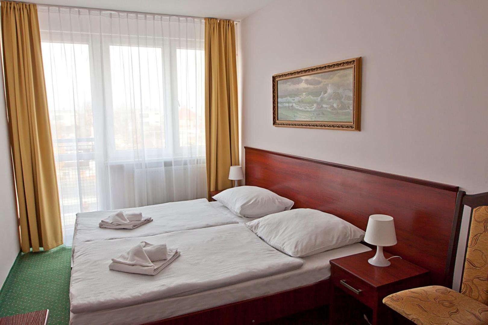 Double or Twin Room - Photo 3