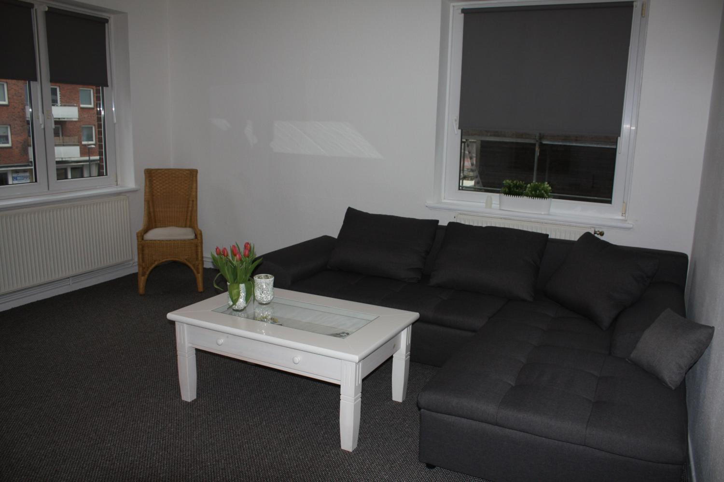 One-Bedroom Apartment - Photo 11