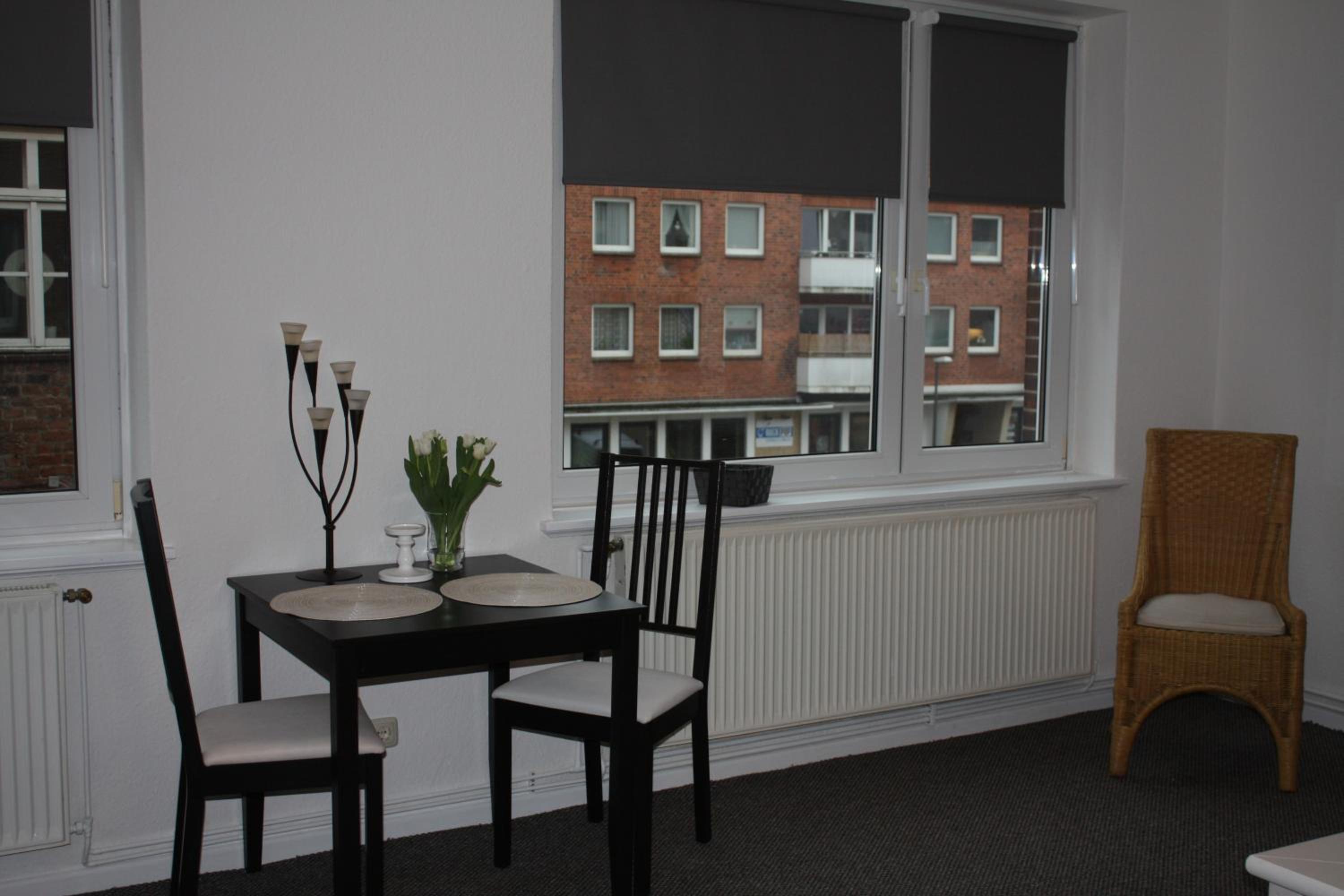 One-Bedroom Apartment - Photo 3