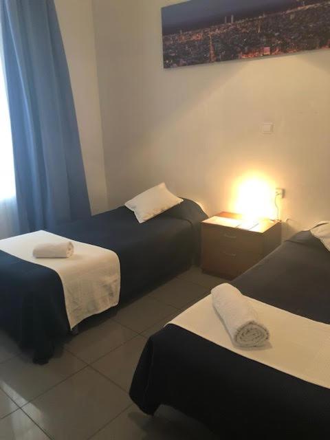 Twin Room with Bathroom photo 3