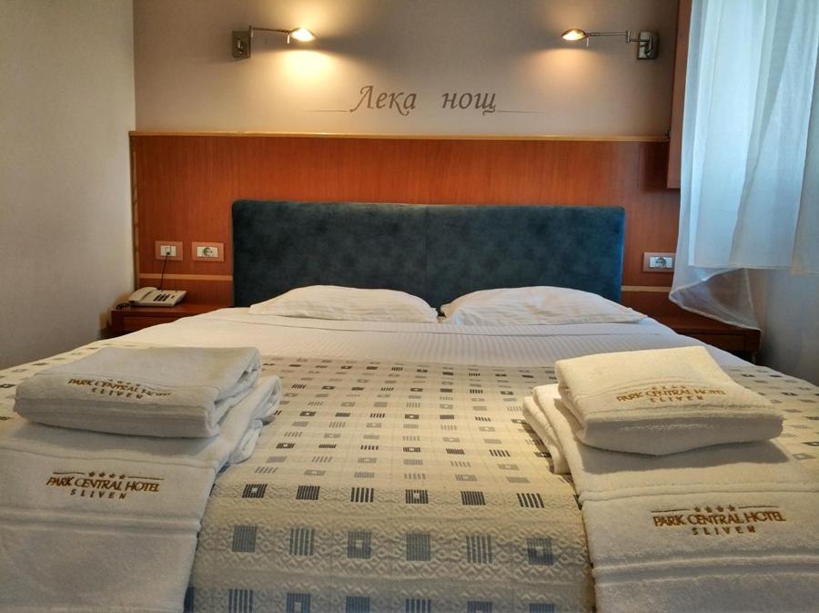 Suite - Photo 1