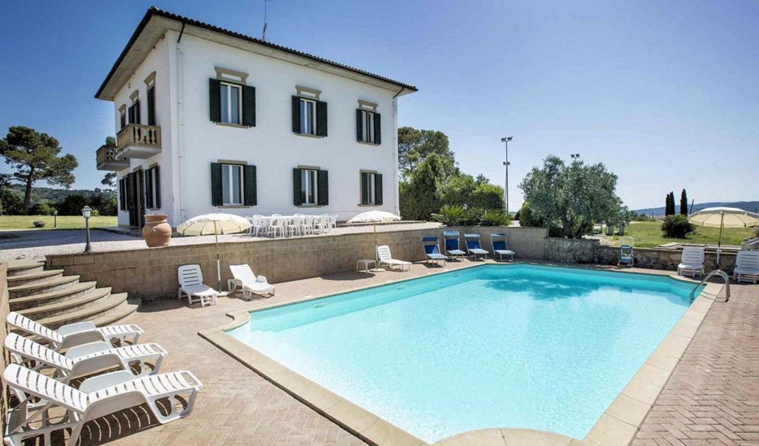 Villa photo 2