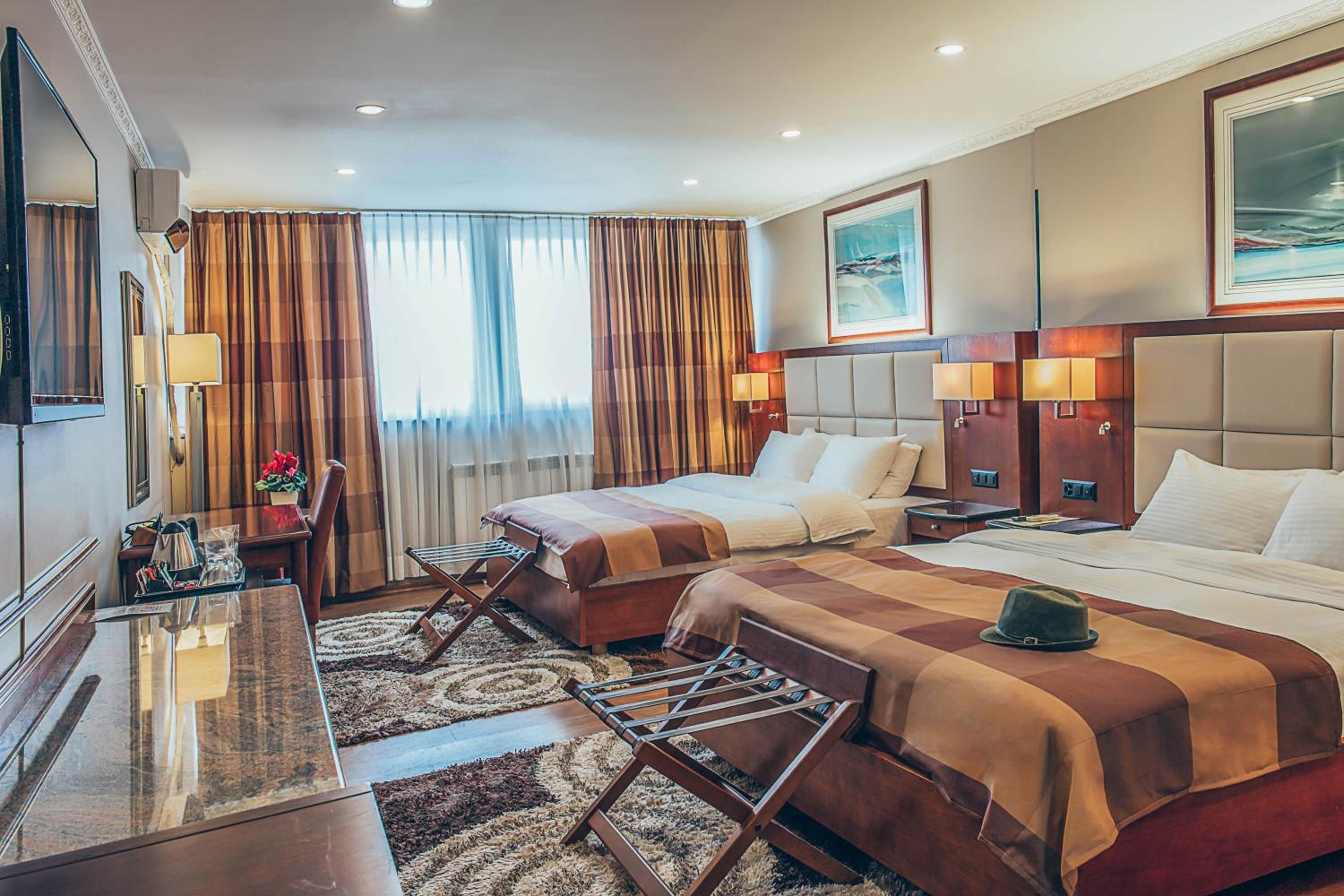 Family Suite with City View - Photo 1