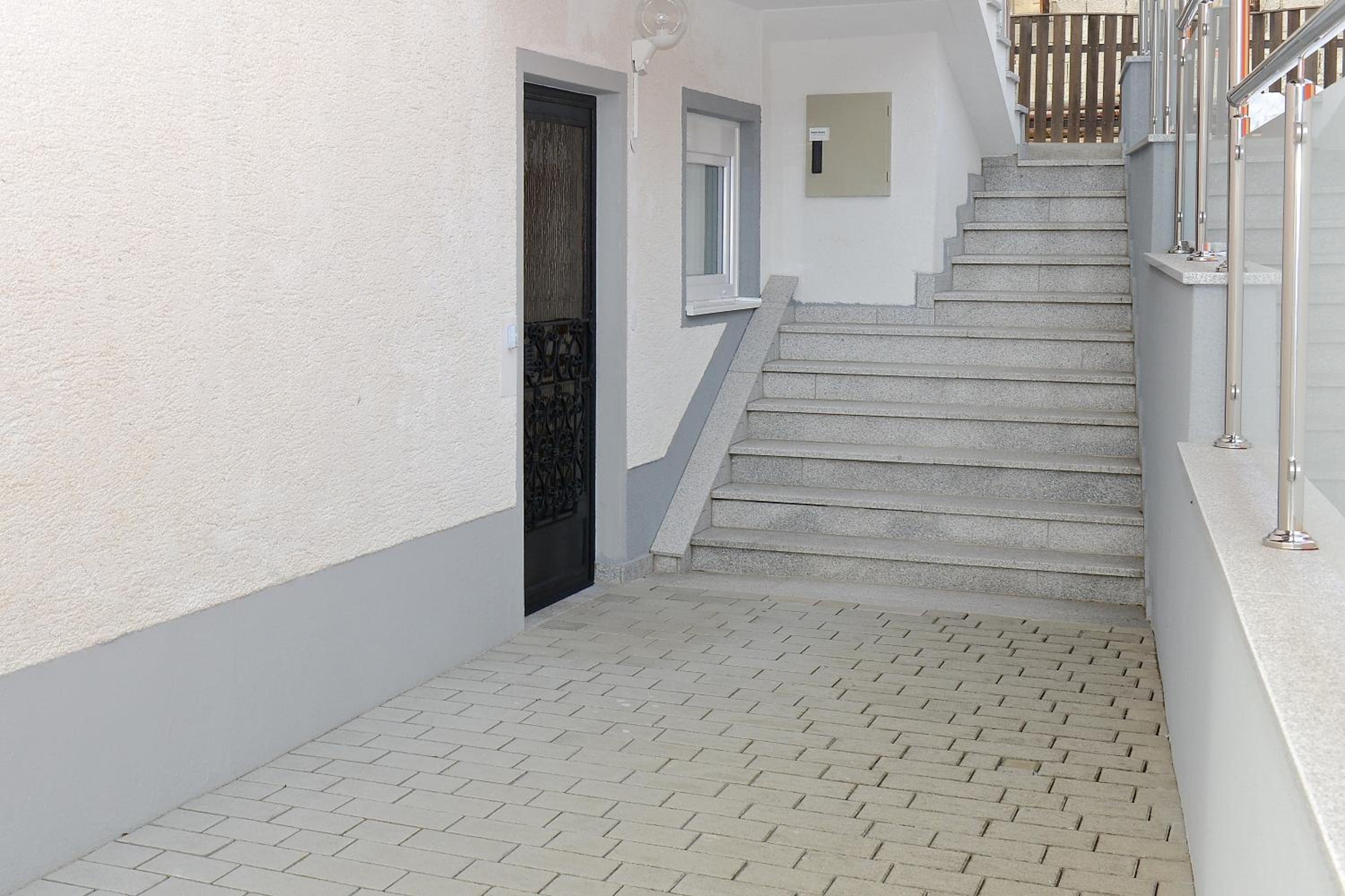 Three-Bedroom Apartment with Terrace photo 3