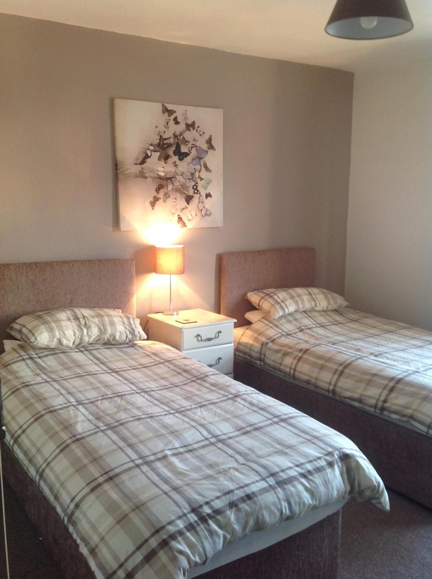Twin Room with Shared Bathroom photo 2