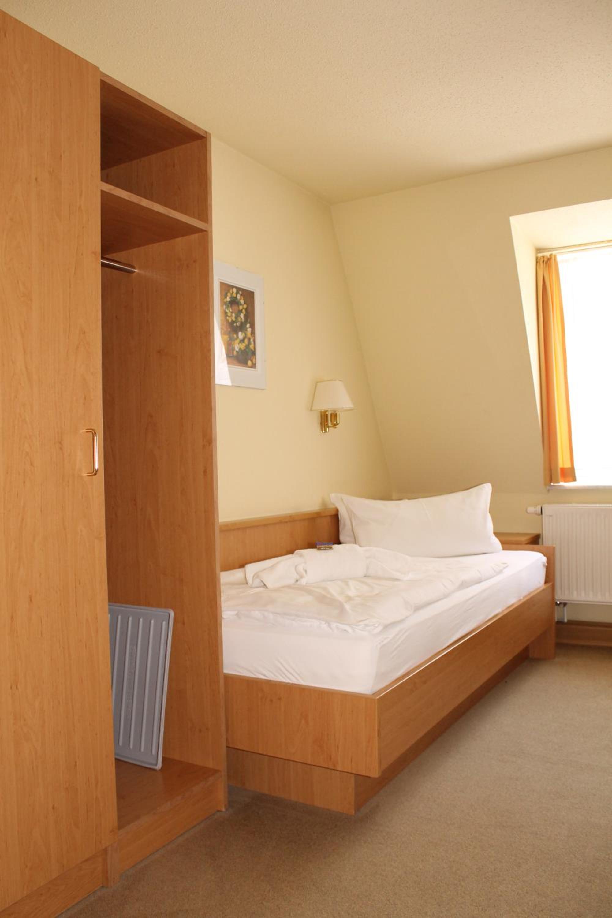 Single Room photo 2