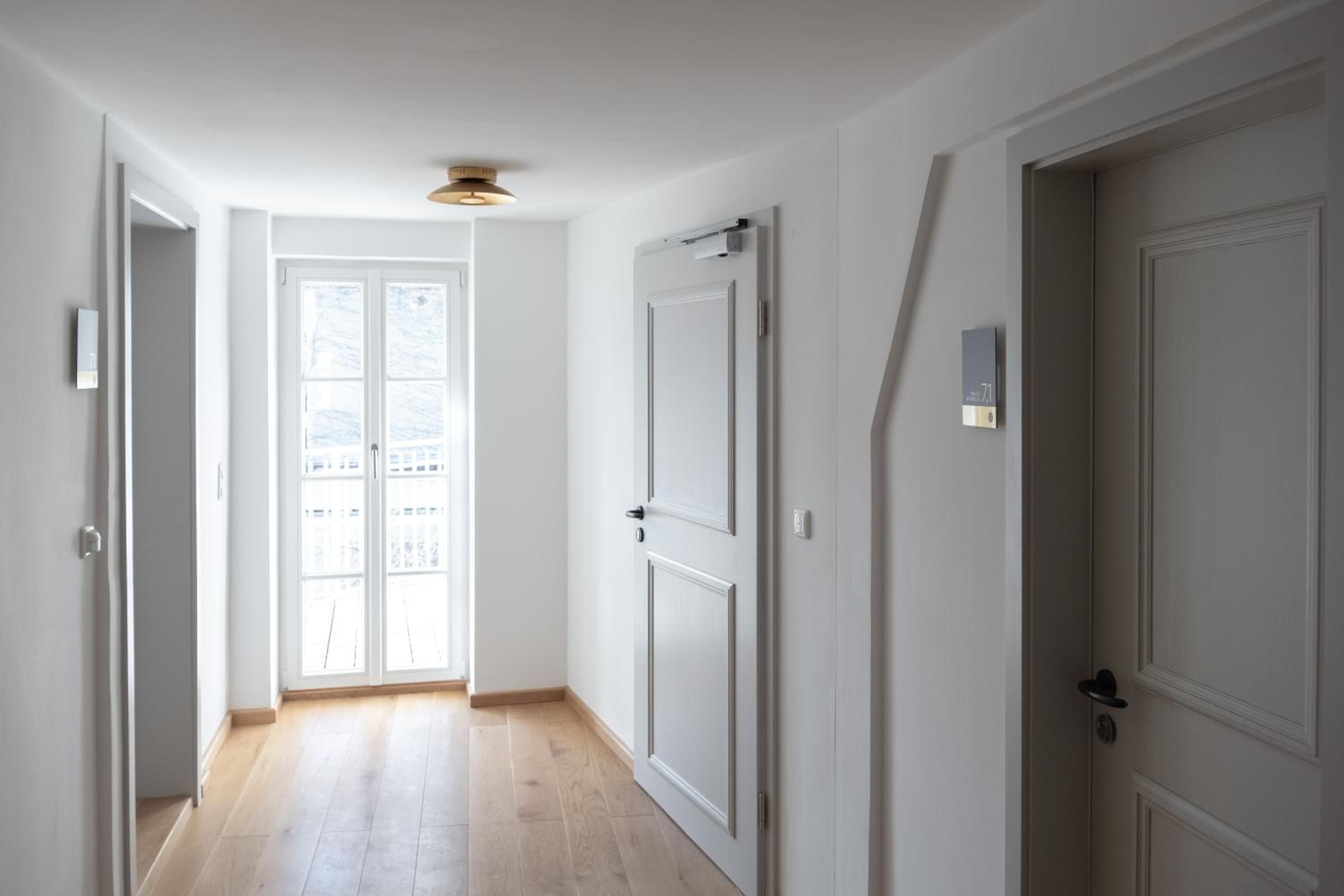 Apartment with Private External Bathroom photo 2