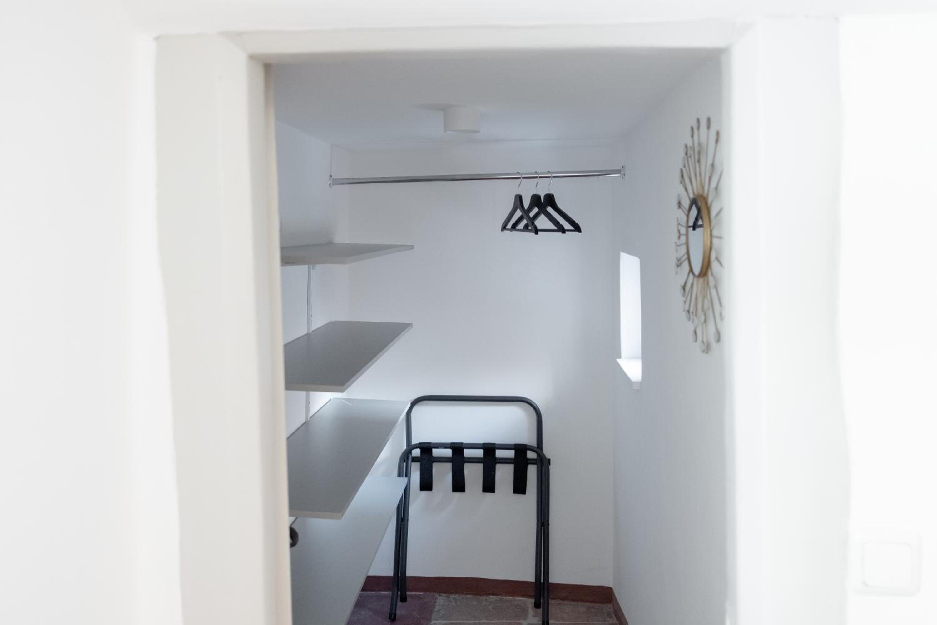 Double Room with Private External Bathroom - Photo 4
