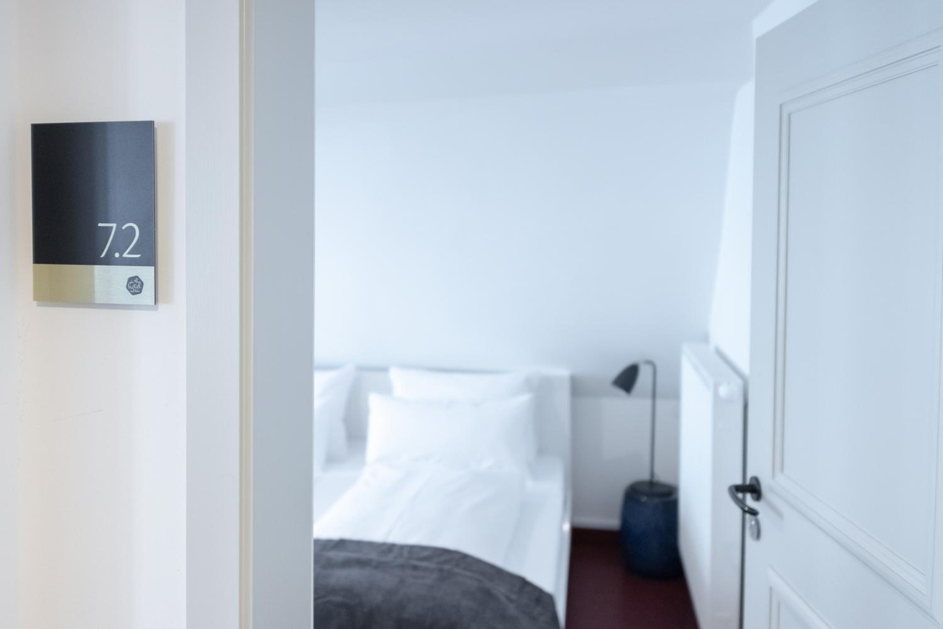 Double Room with Private External Bathroom - Photo 1