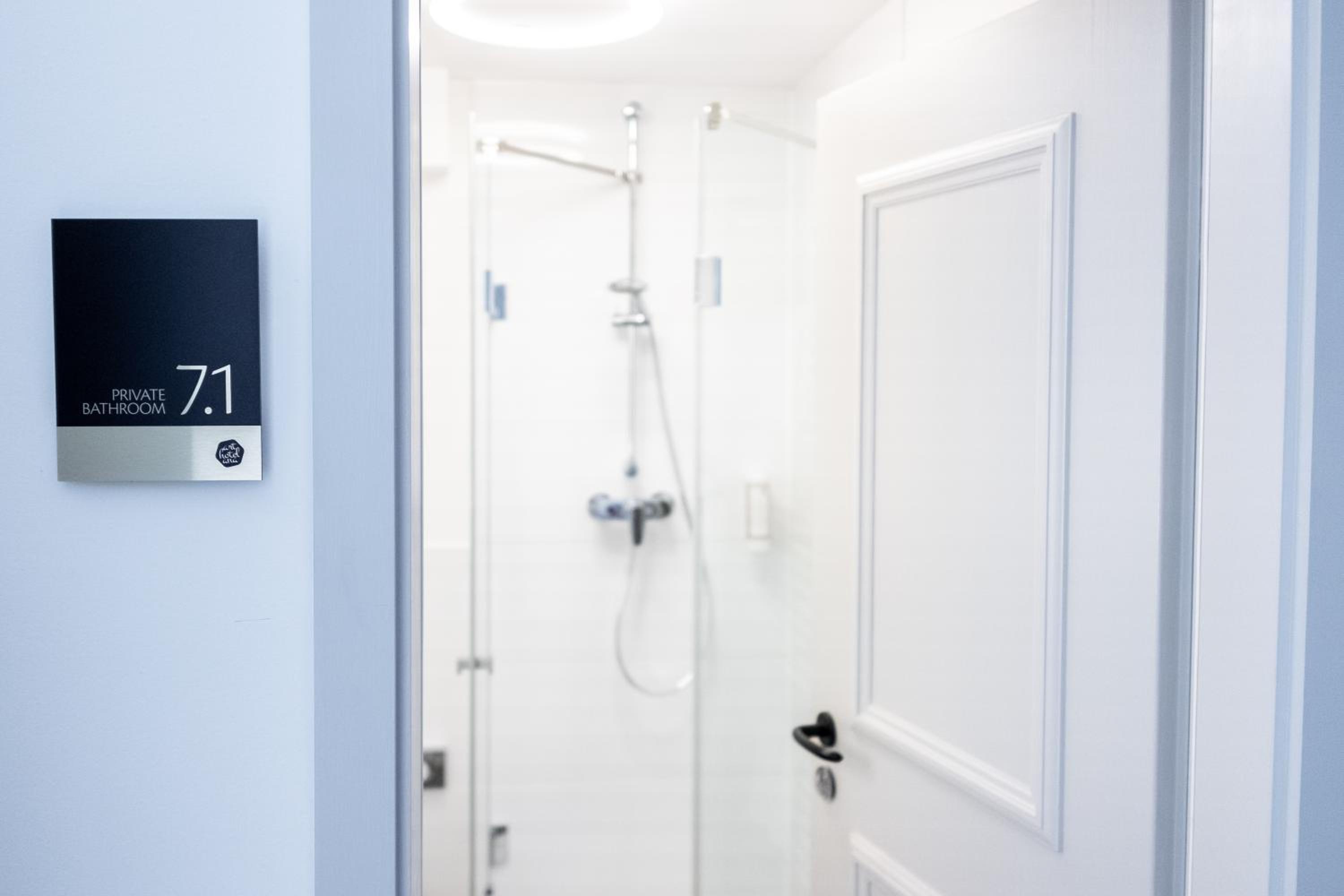 Double Room with Private External Bathroom - Photo 7
