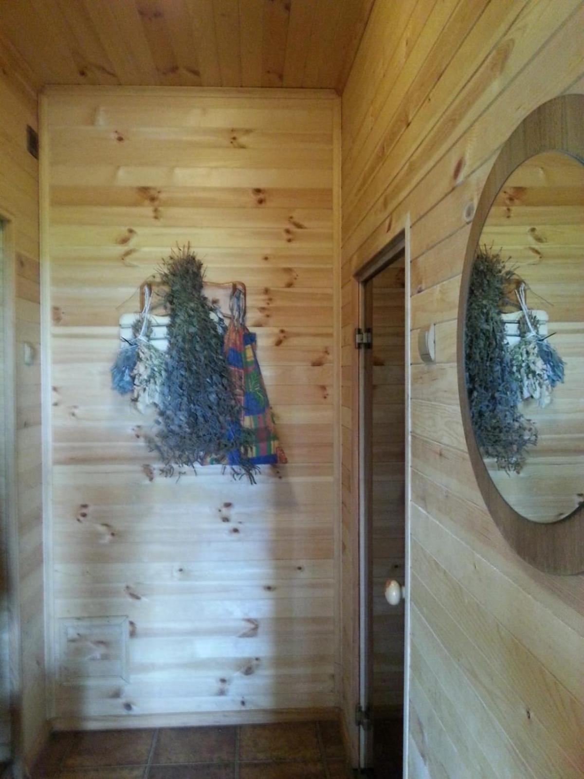 Six-Bedroom House - Photo 13