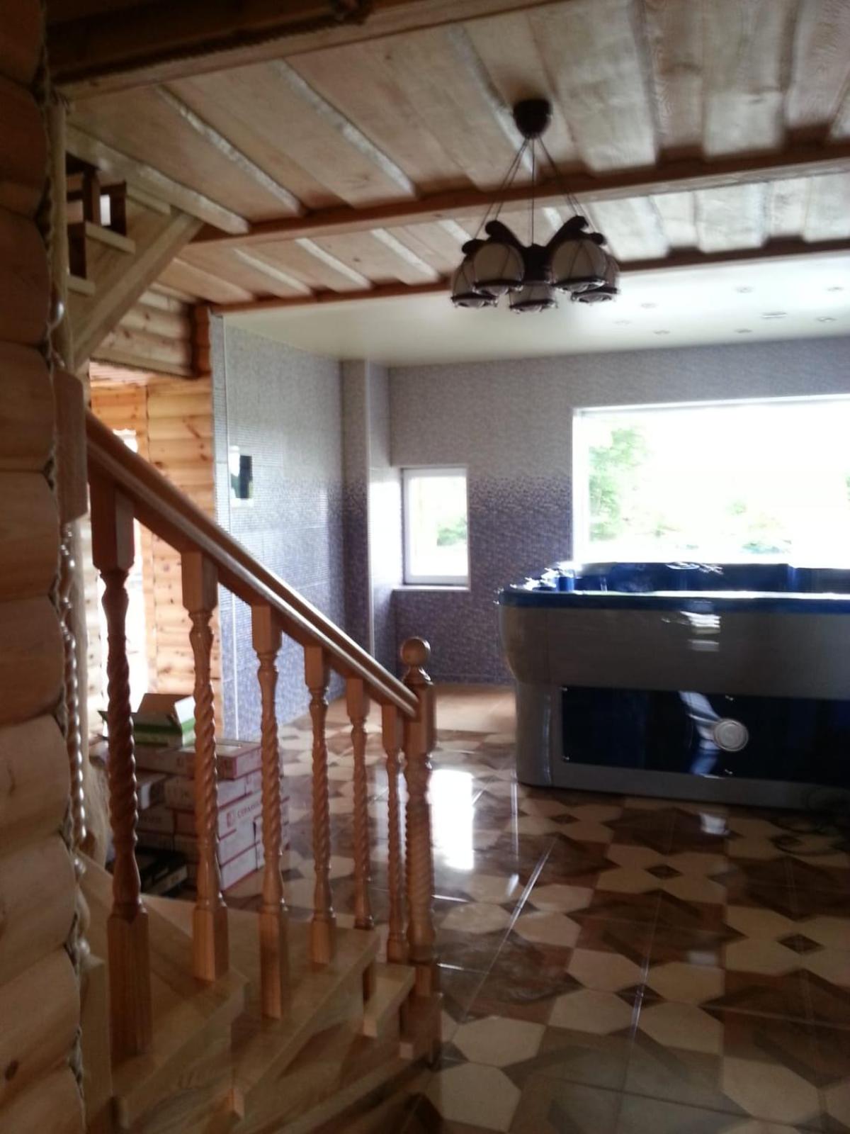 Six-Bedroom House - Photo 21