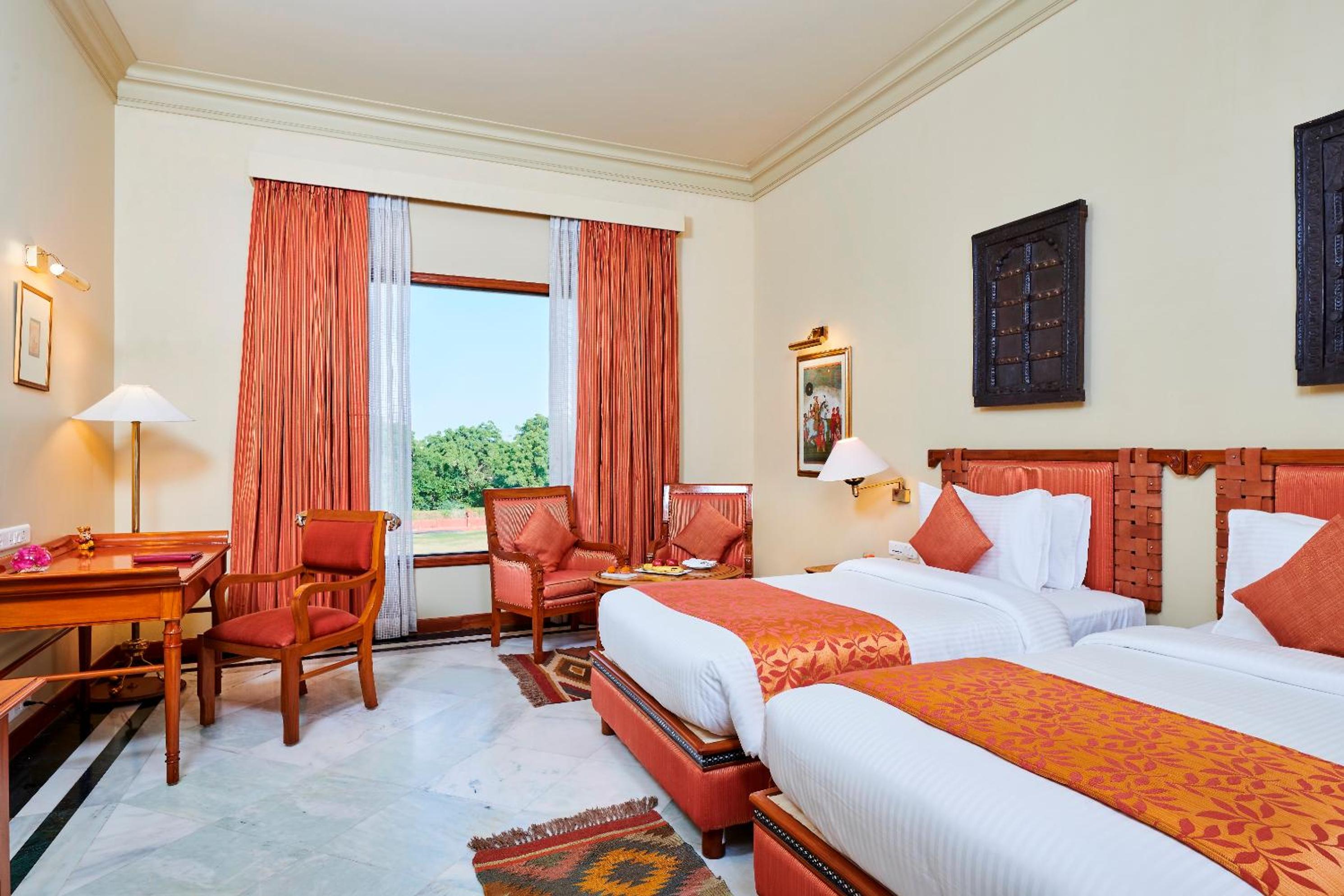 Luxury Garden Twin Bed