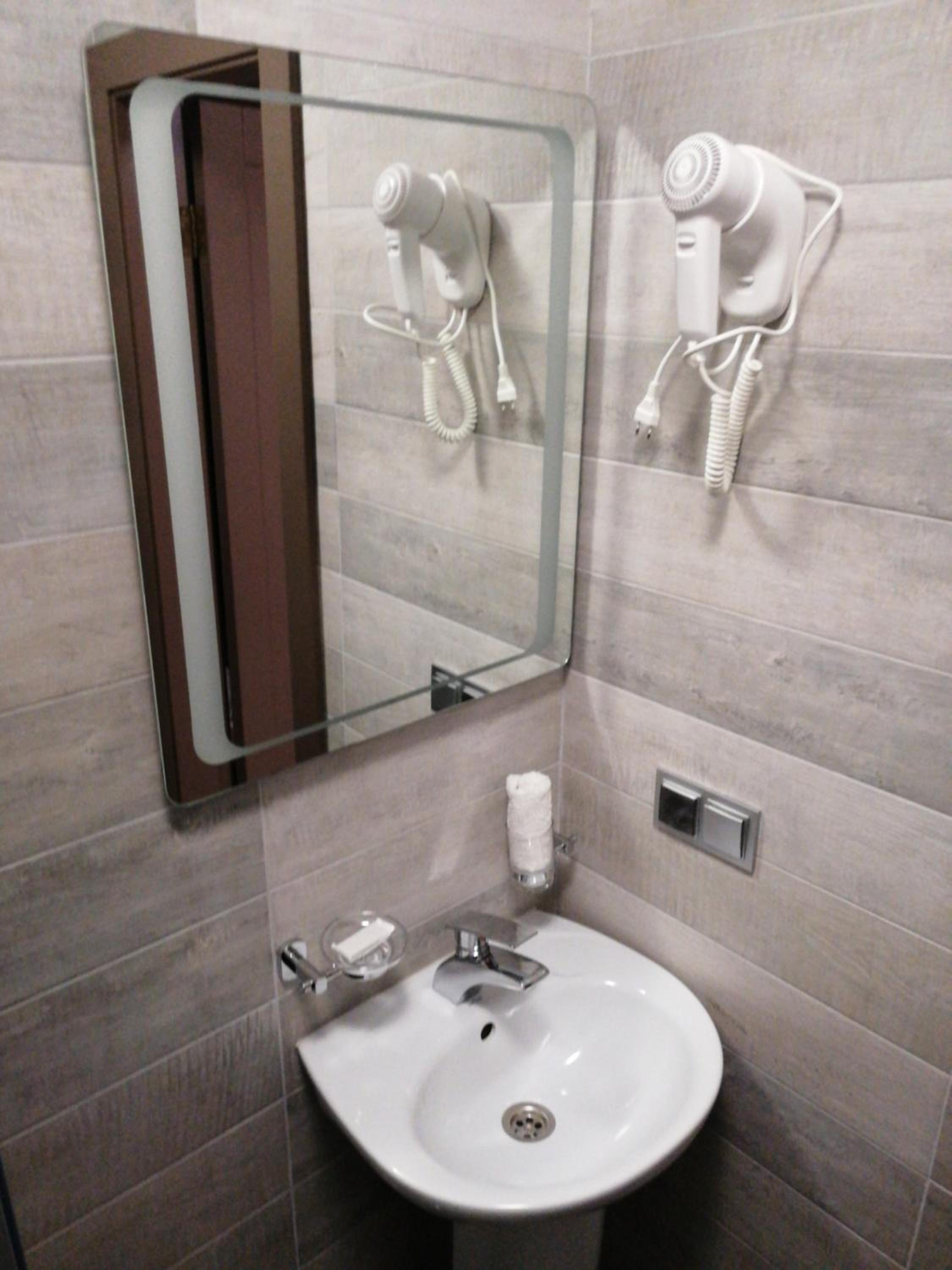 Single Room with Shower photo 1