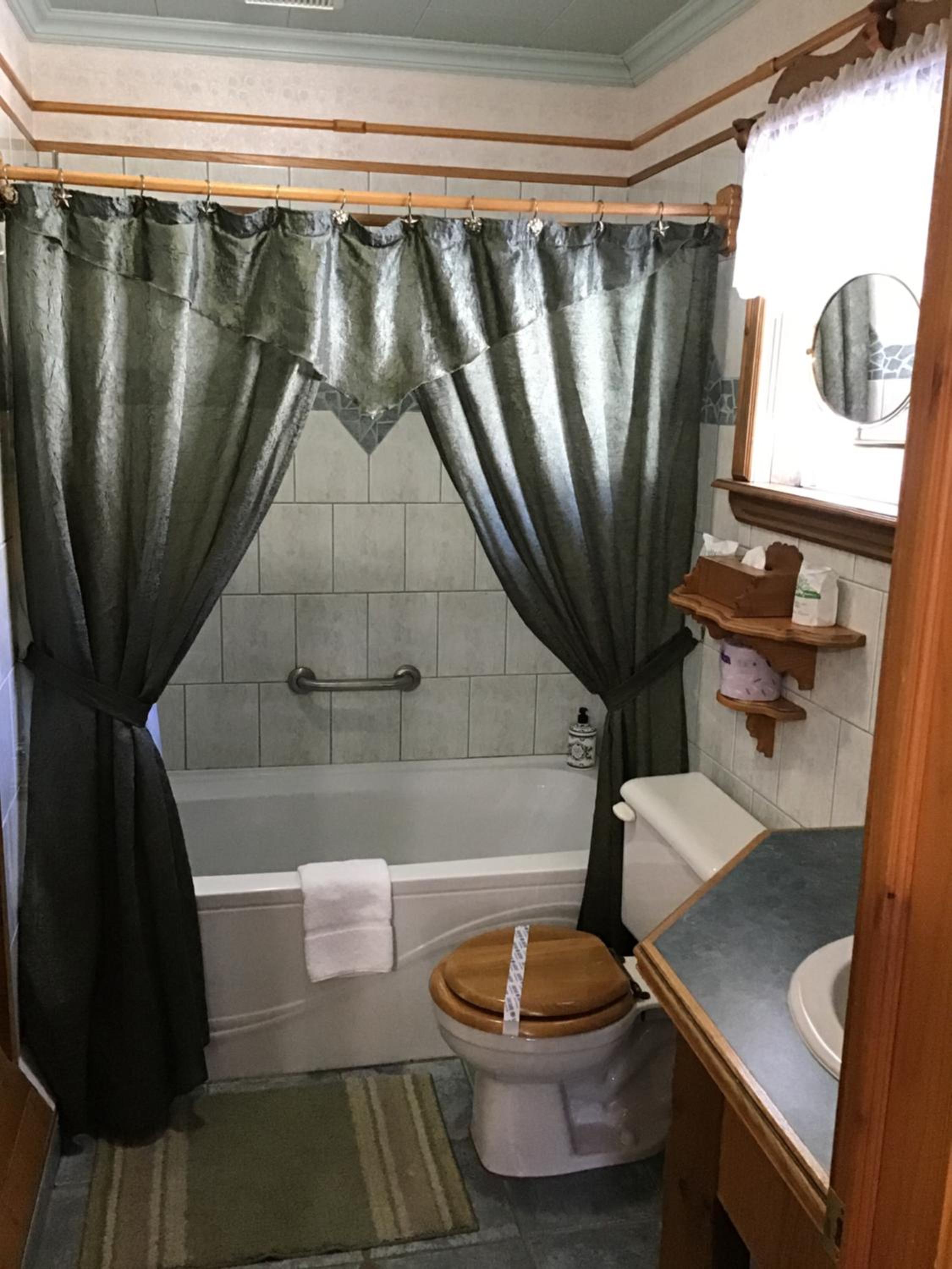Queen Room photo 3