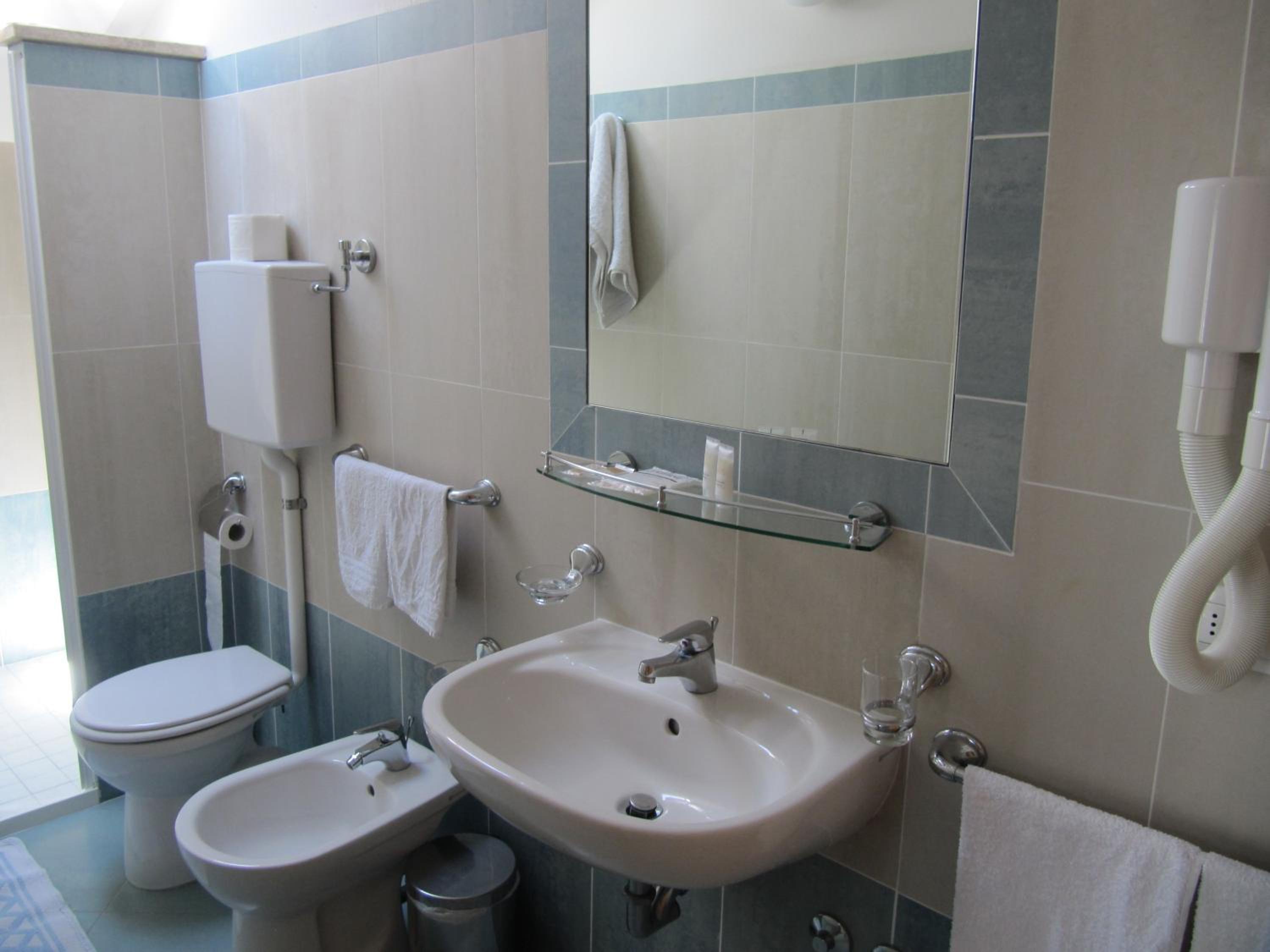 Classic Double or Twin Room photo 3