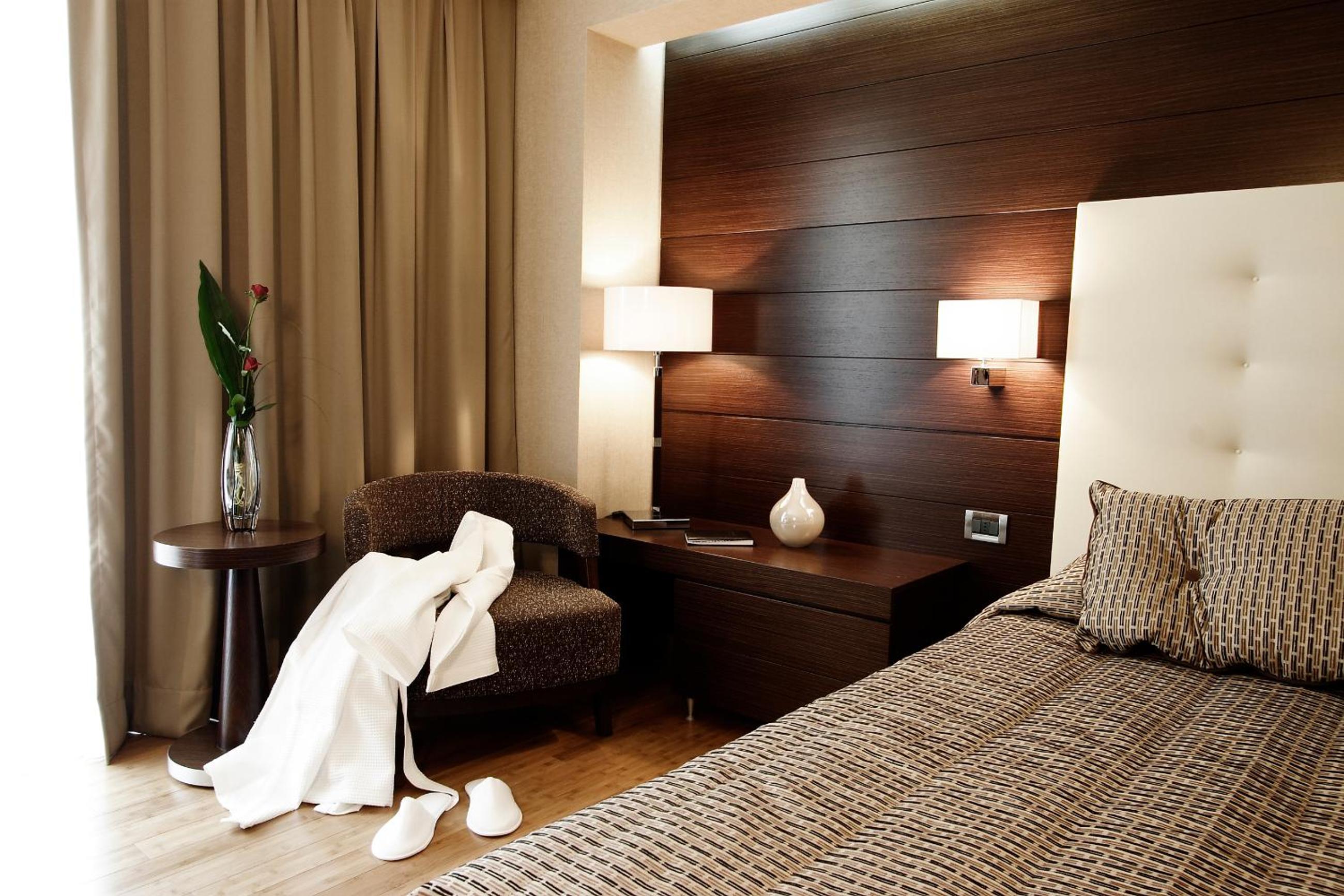 Standard Double Room - Photo 2