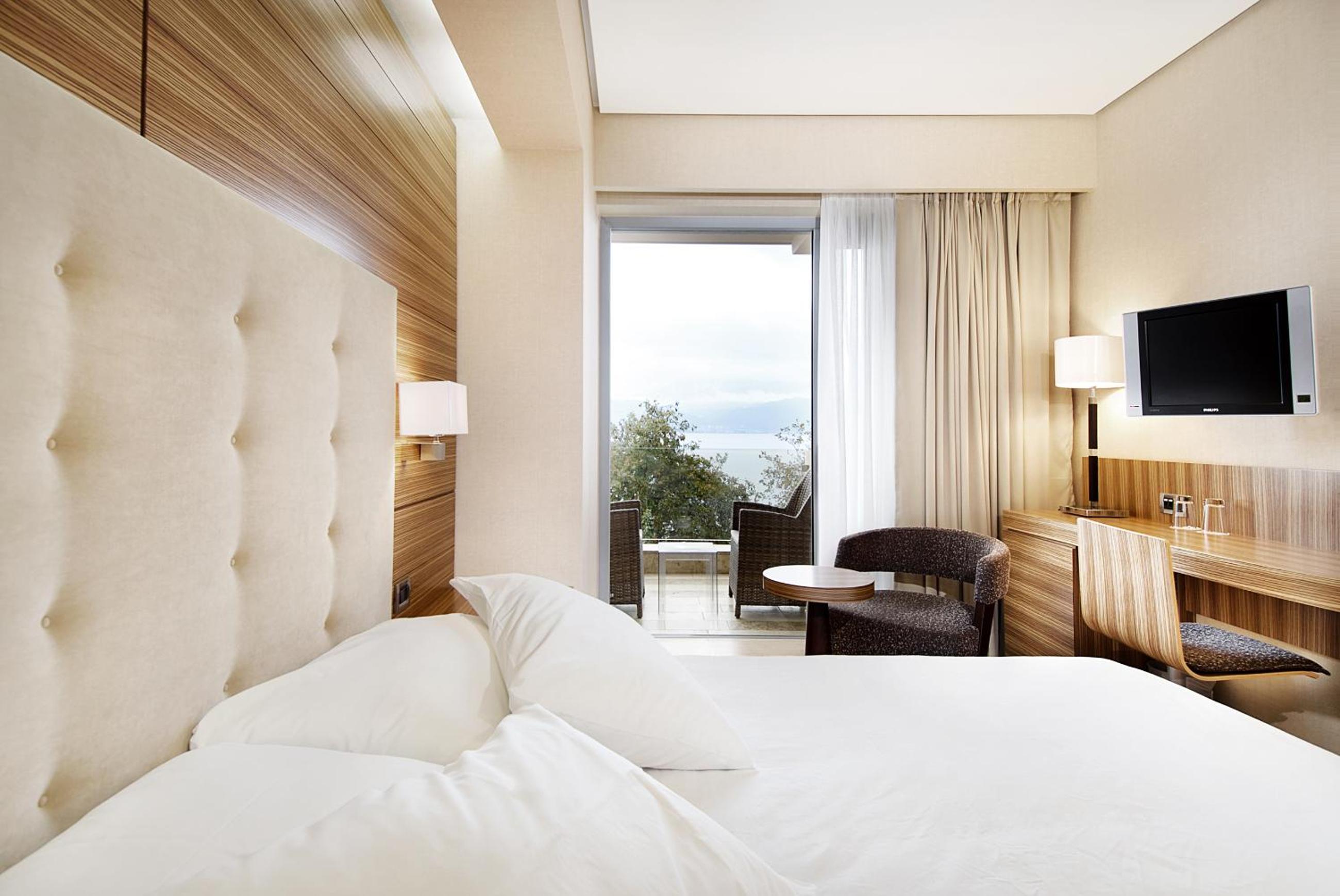 Deluxe Double Room with Sea View - Photo 7