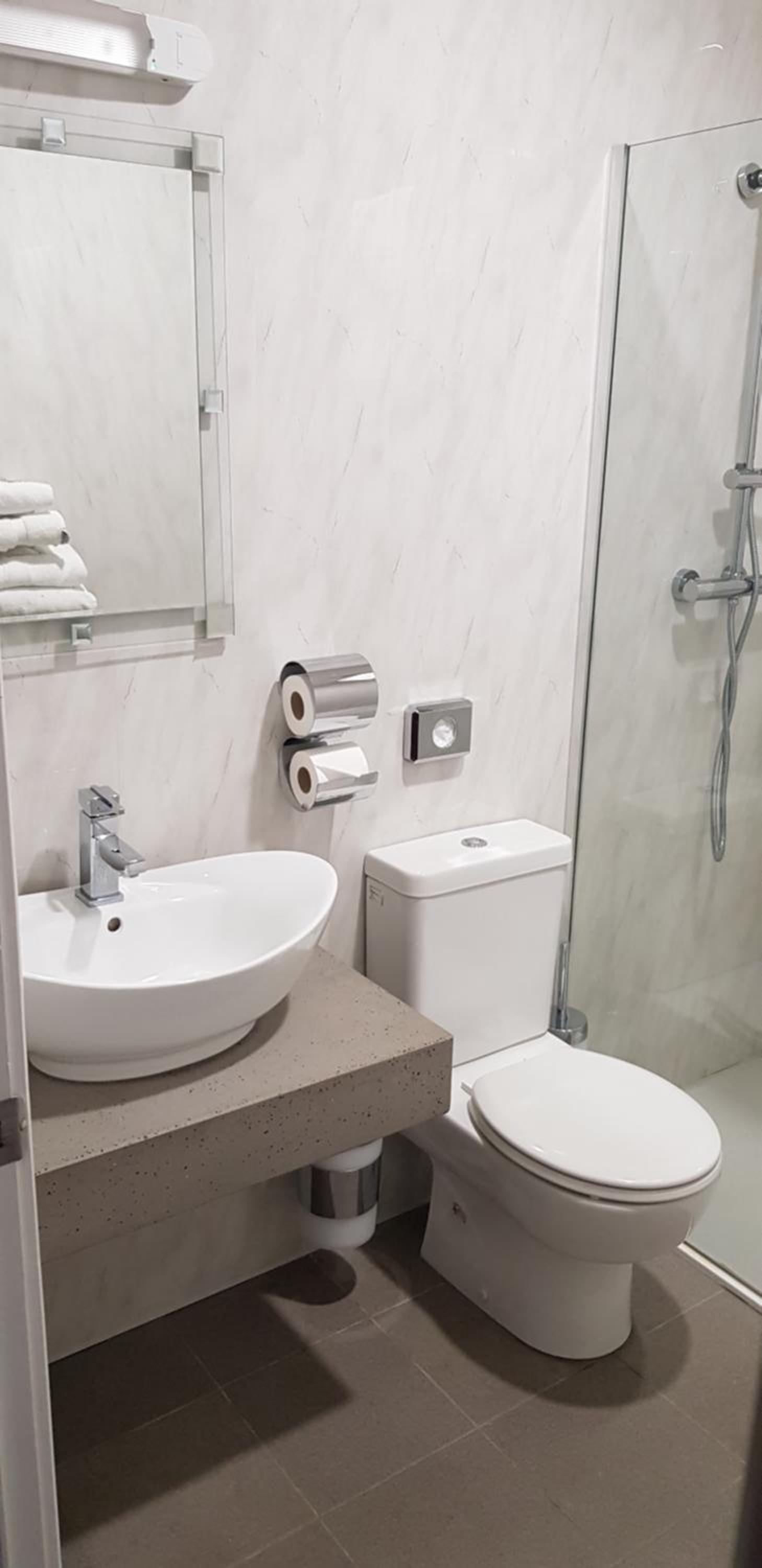 Standard Double Room - Photo 3