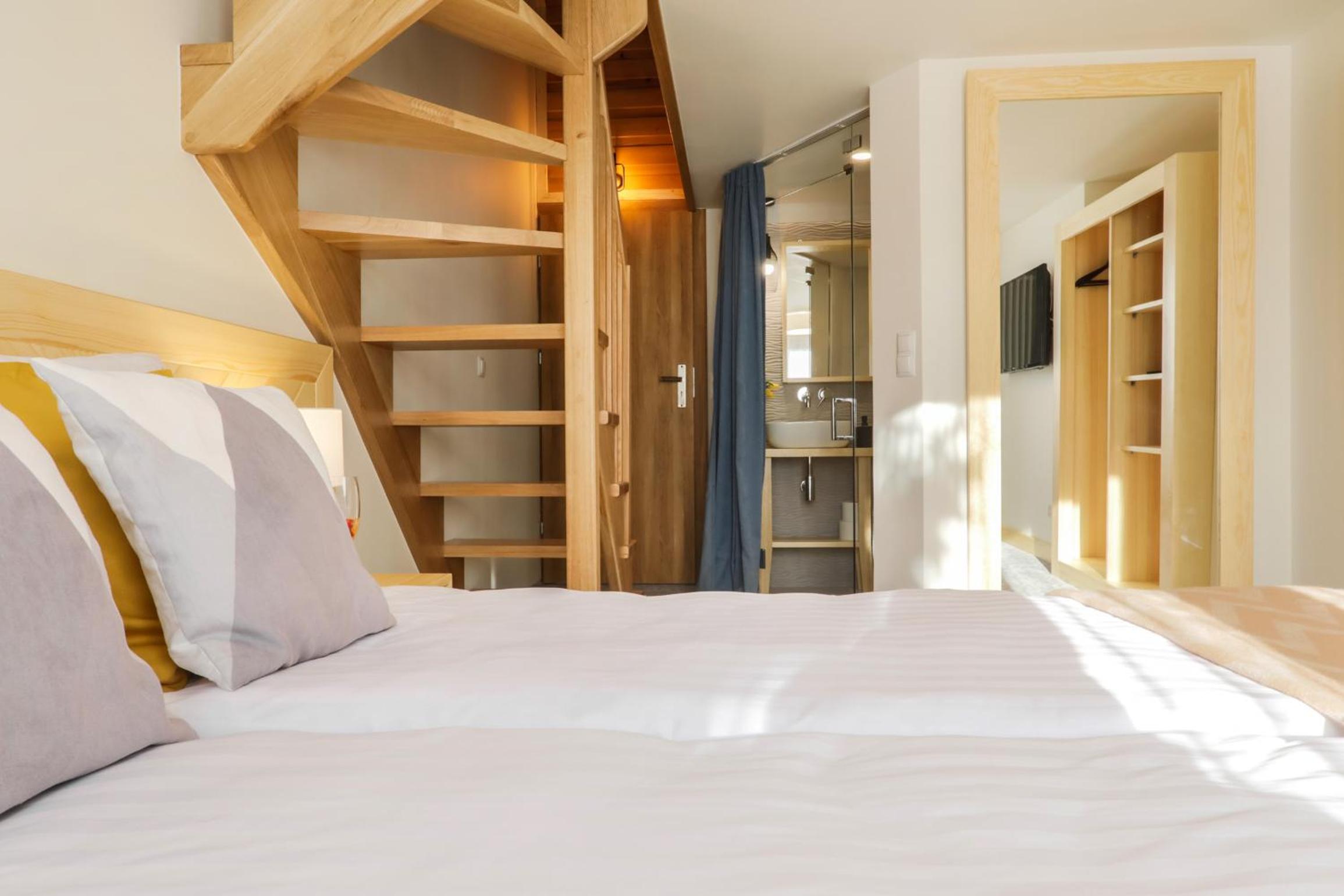 Duplex Quadruple Room - Photo 6