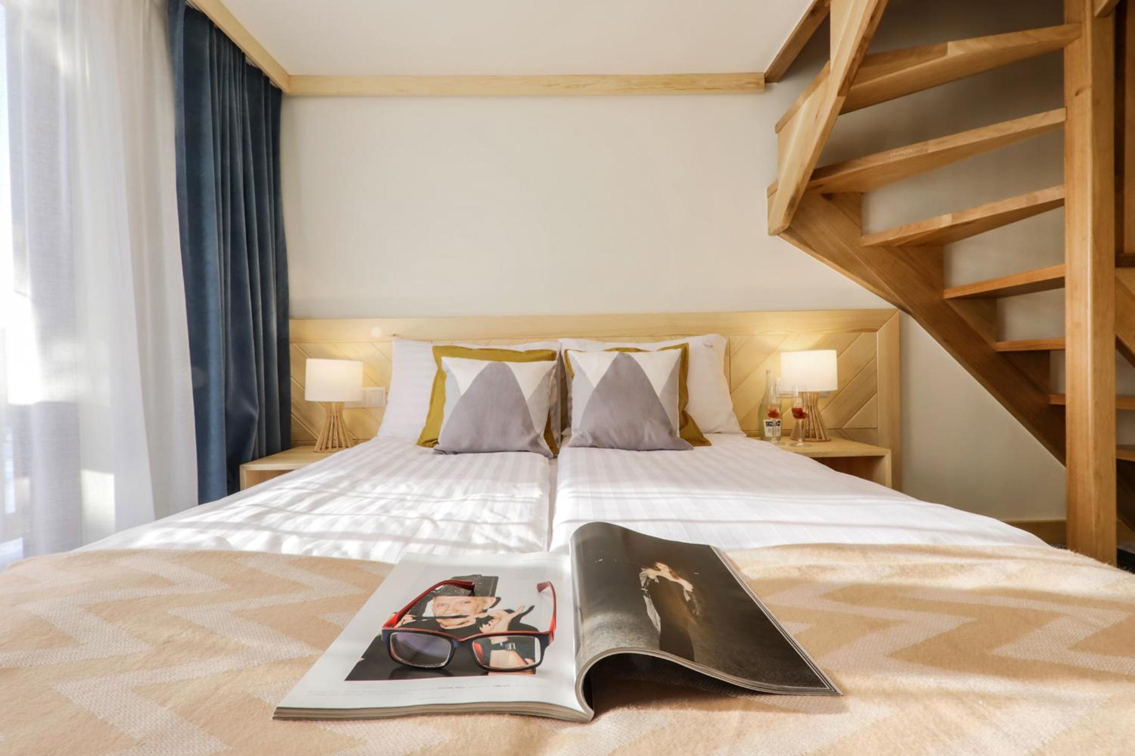 Duplex Quadruple Room - Photo 1