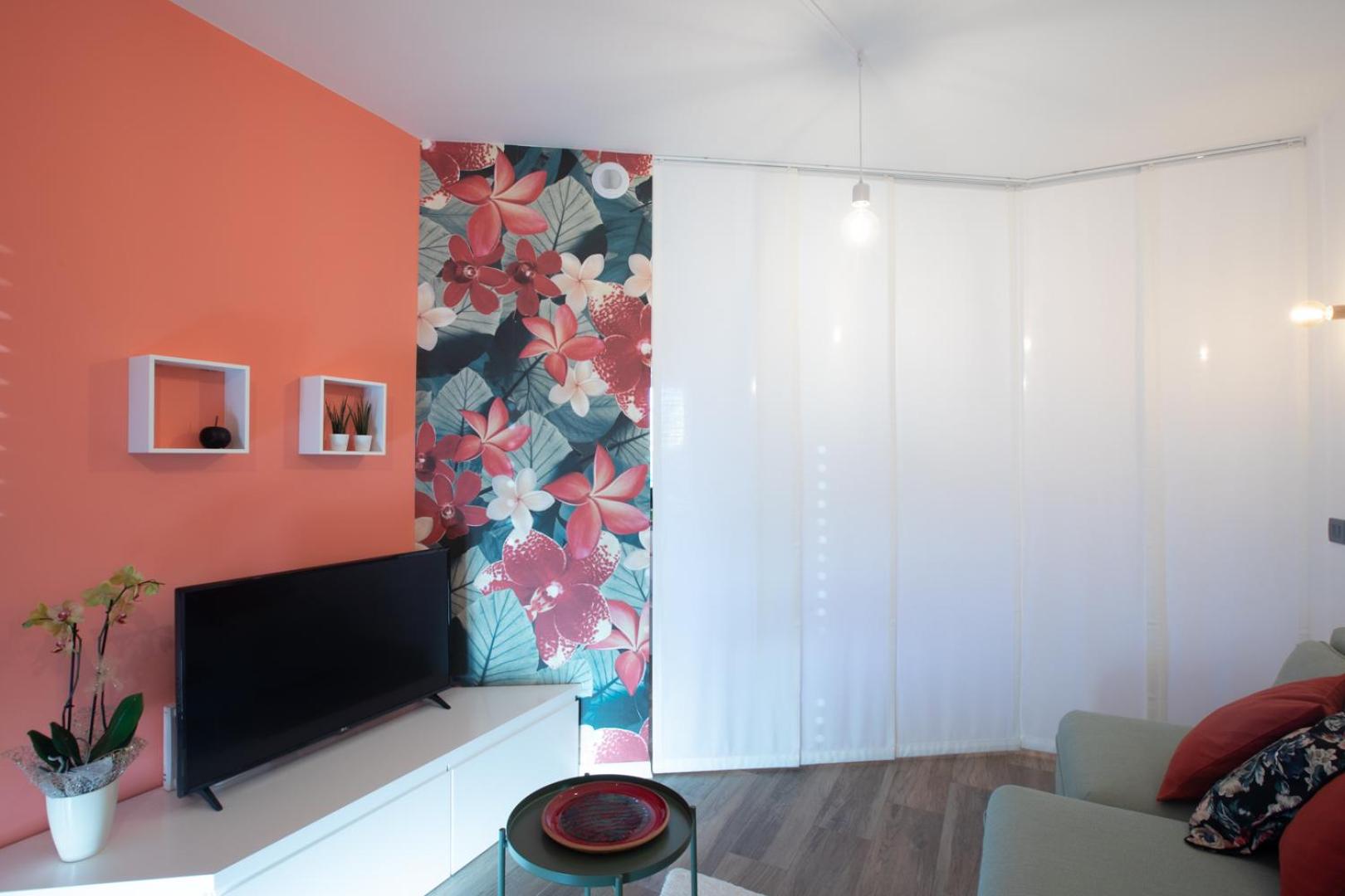 Deluxe King Suite - Photo 18