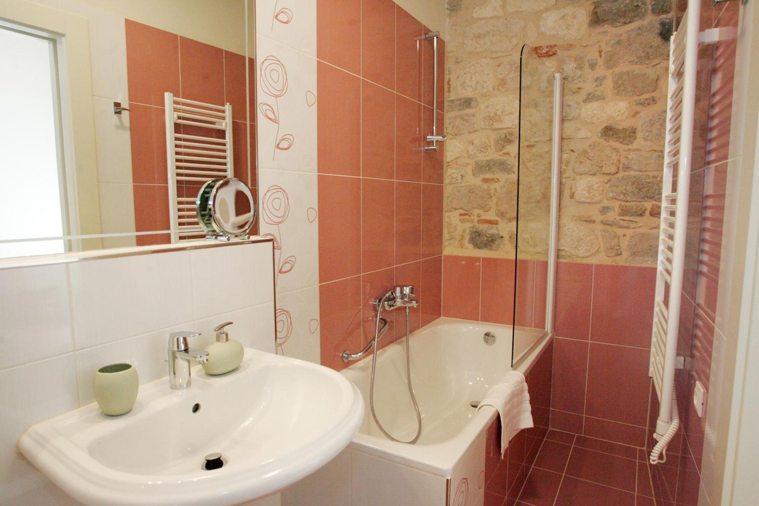 Standard Double Room - Photo 5