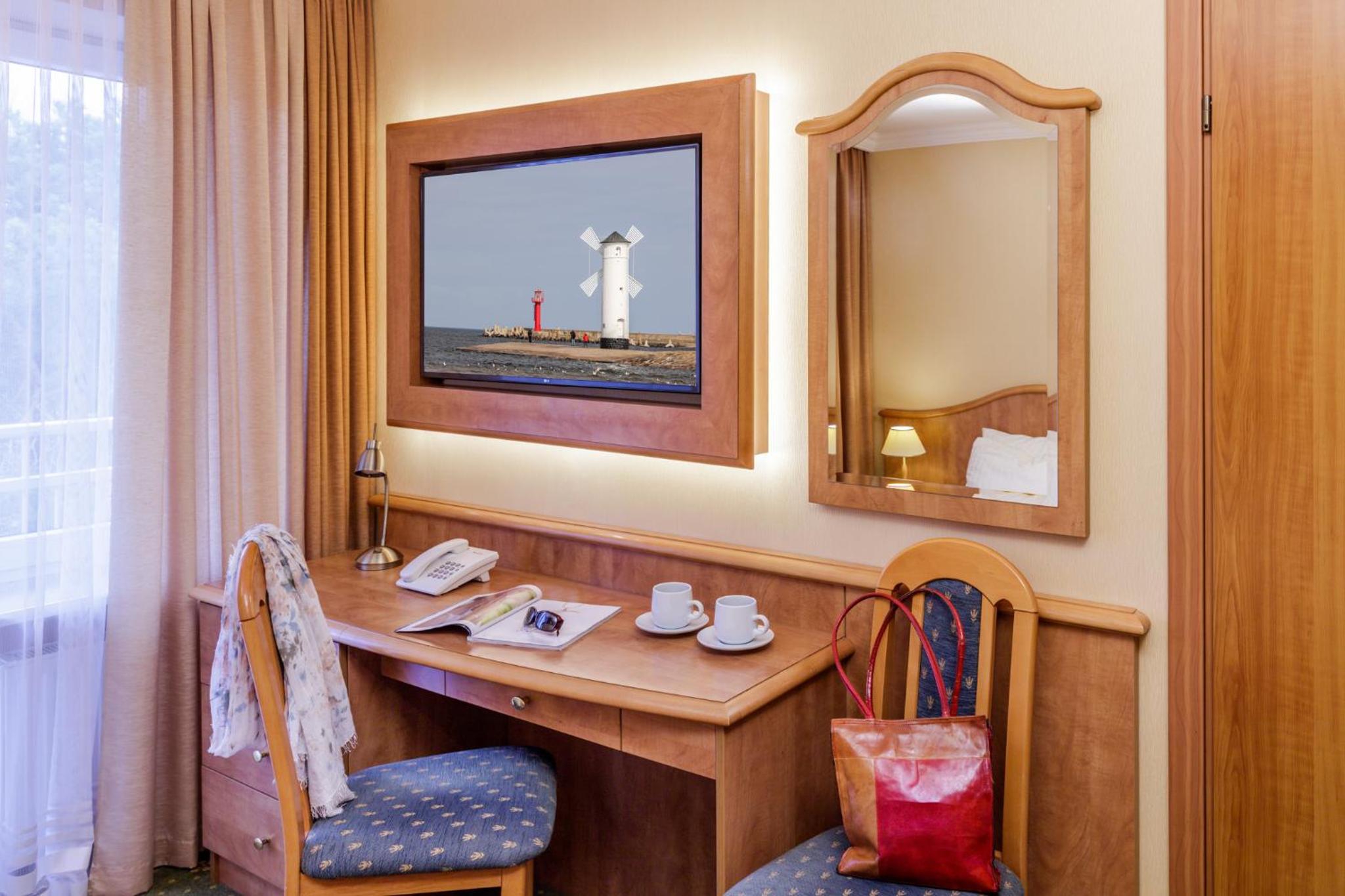 Double or Twin Room with Balcony photo 3