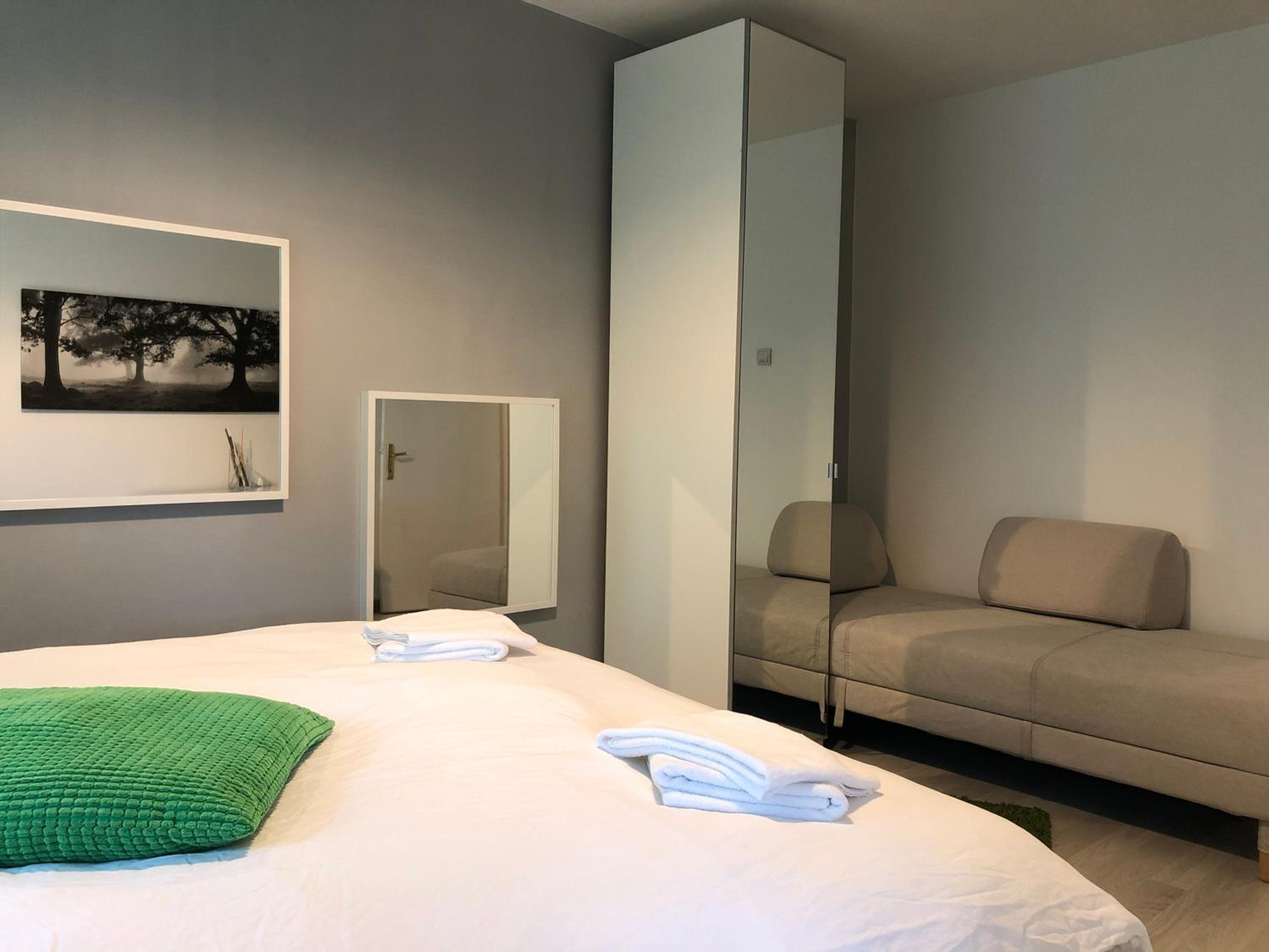 Apartment with Terrace - Photo 11