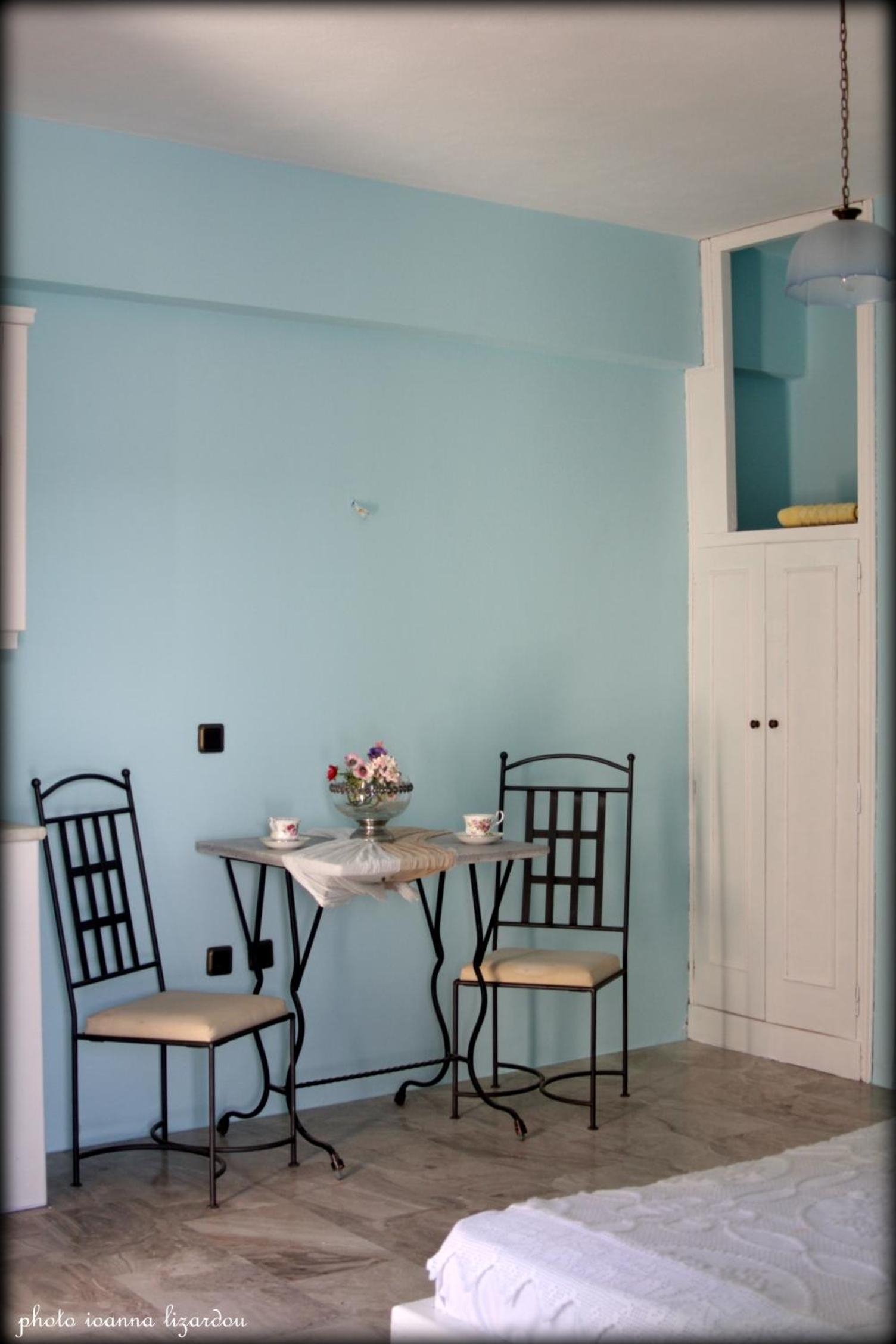 Triple Room with Balcony - Photo 2