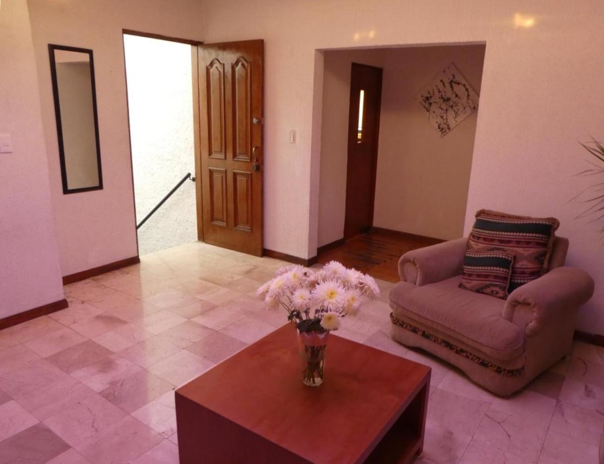 Double Room with Private Bathroom - Photo 13