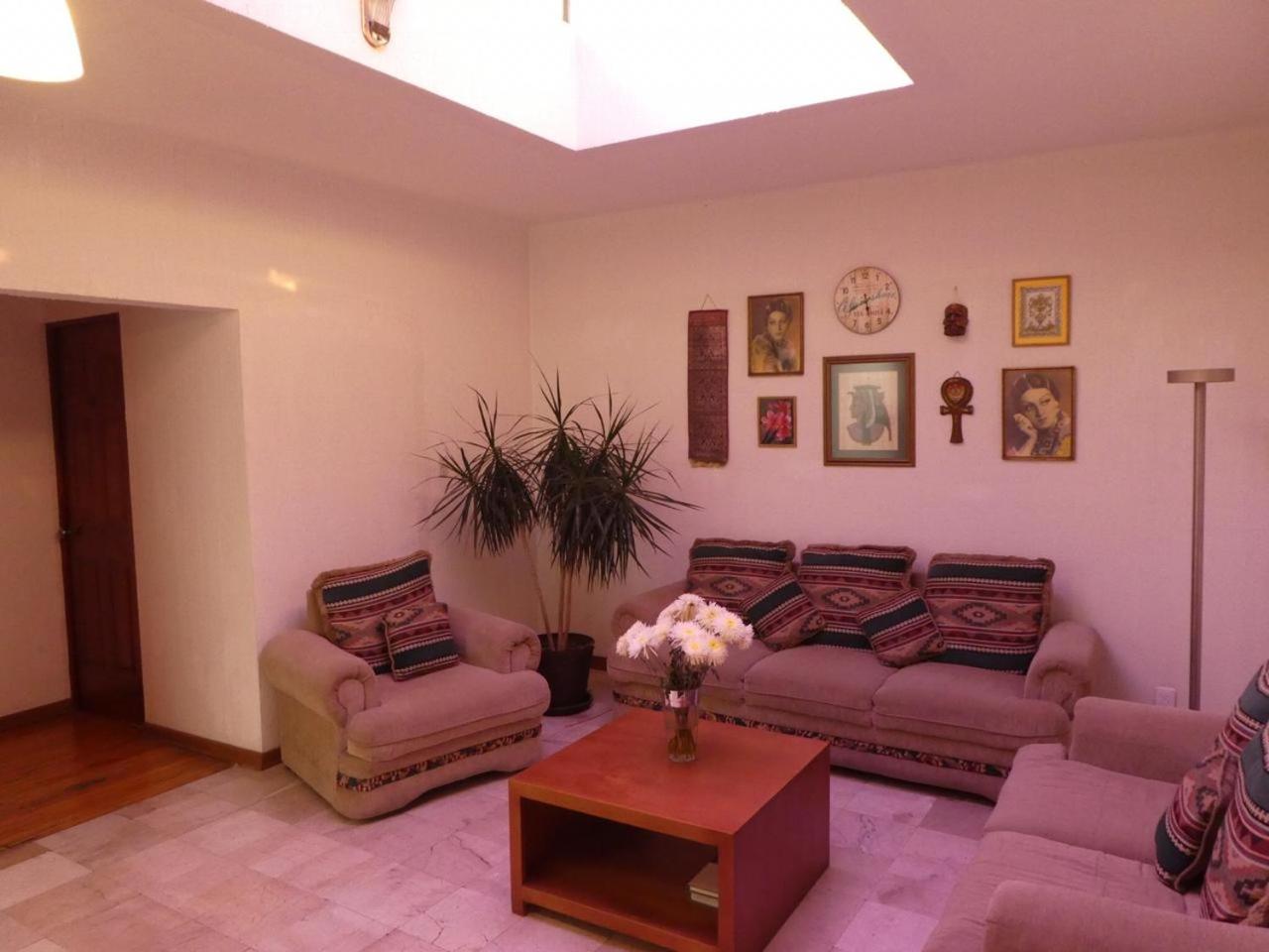 Double Room with Private Bathroom - Photo 10