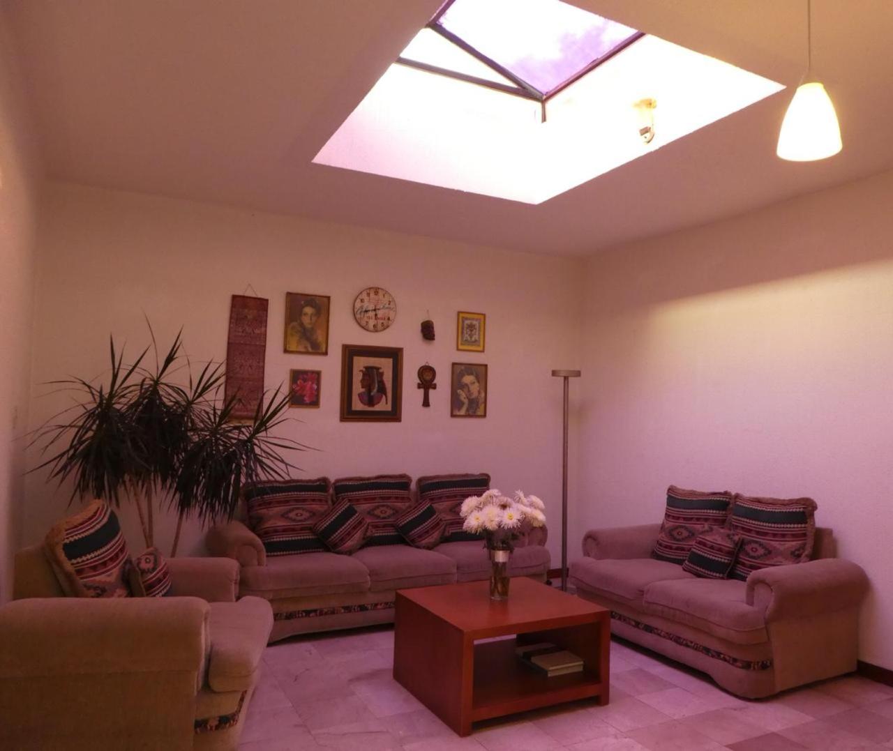 Double Room with Private Bathroom - Photo 9