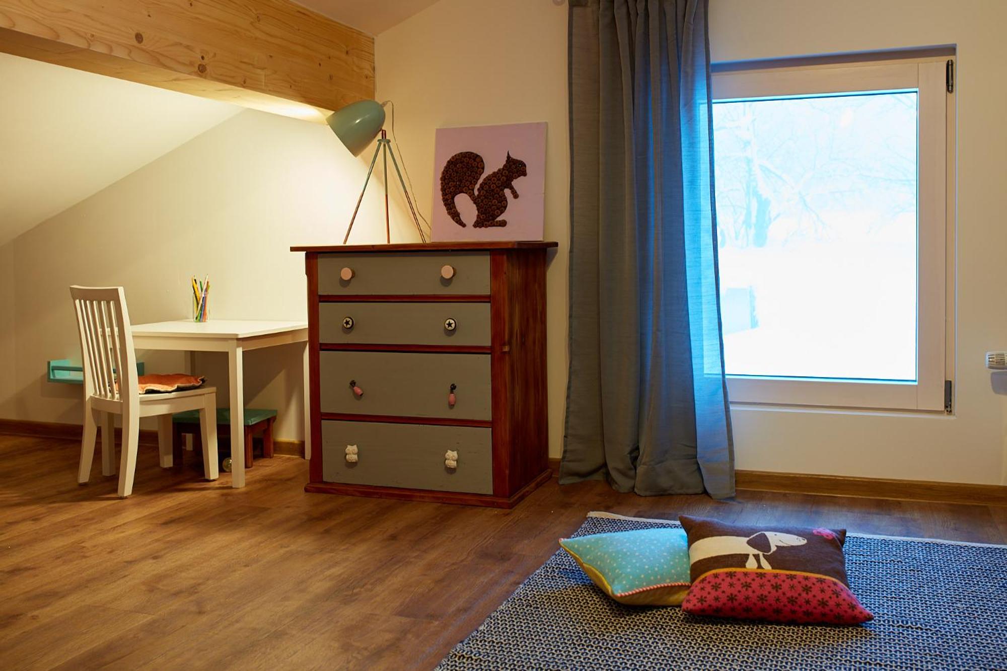 Three-Bedroom House photo 2