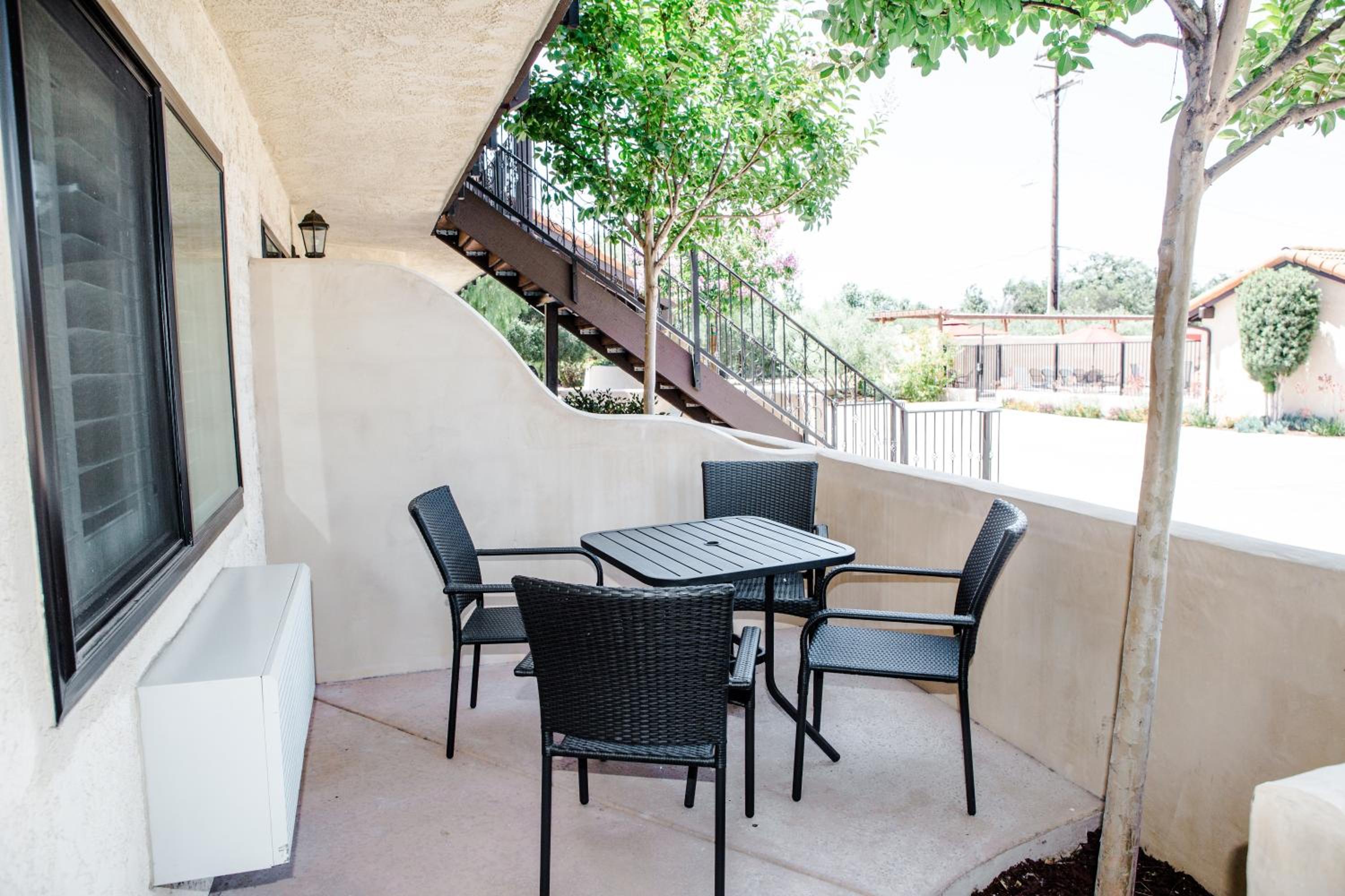 Standard Room with One Queen Bed and Patio - Photo 19
