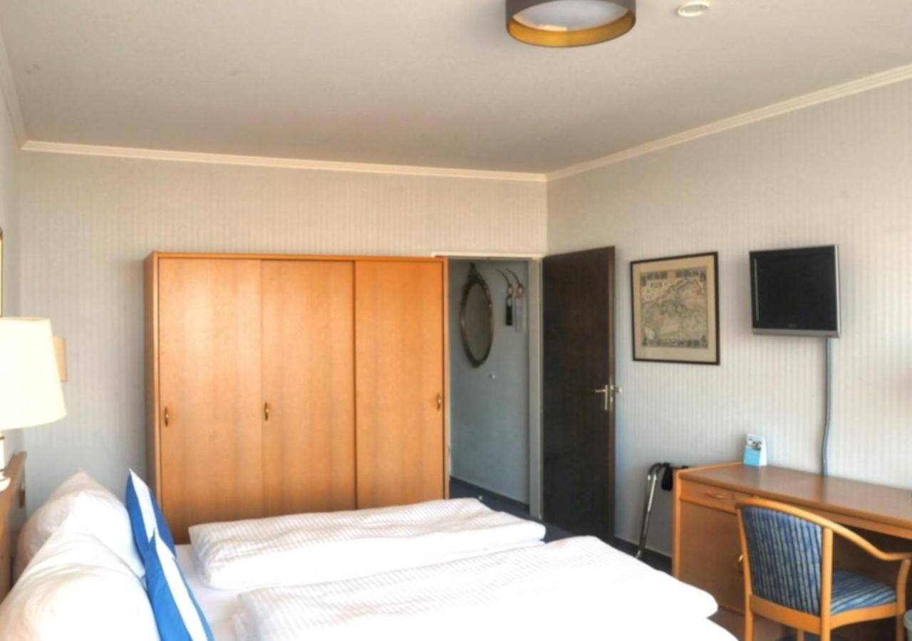 Double Room with Balcony - Photo 6