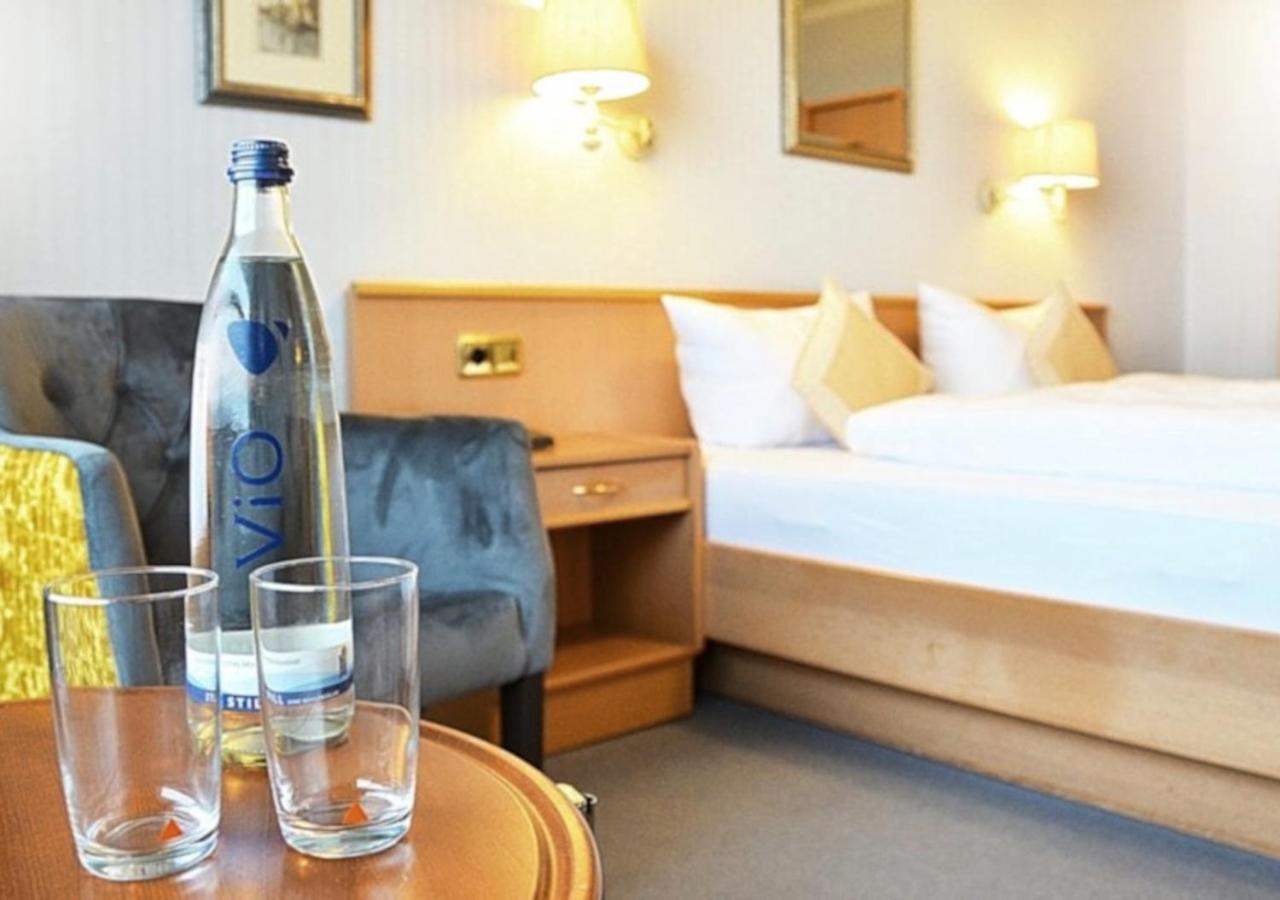 Double Room with Balcony - Photo 4