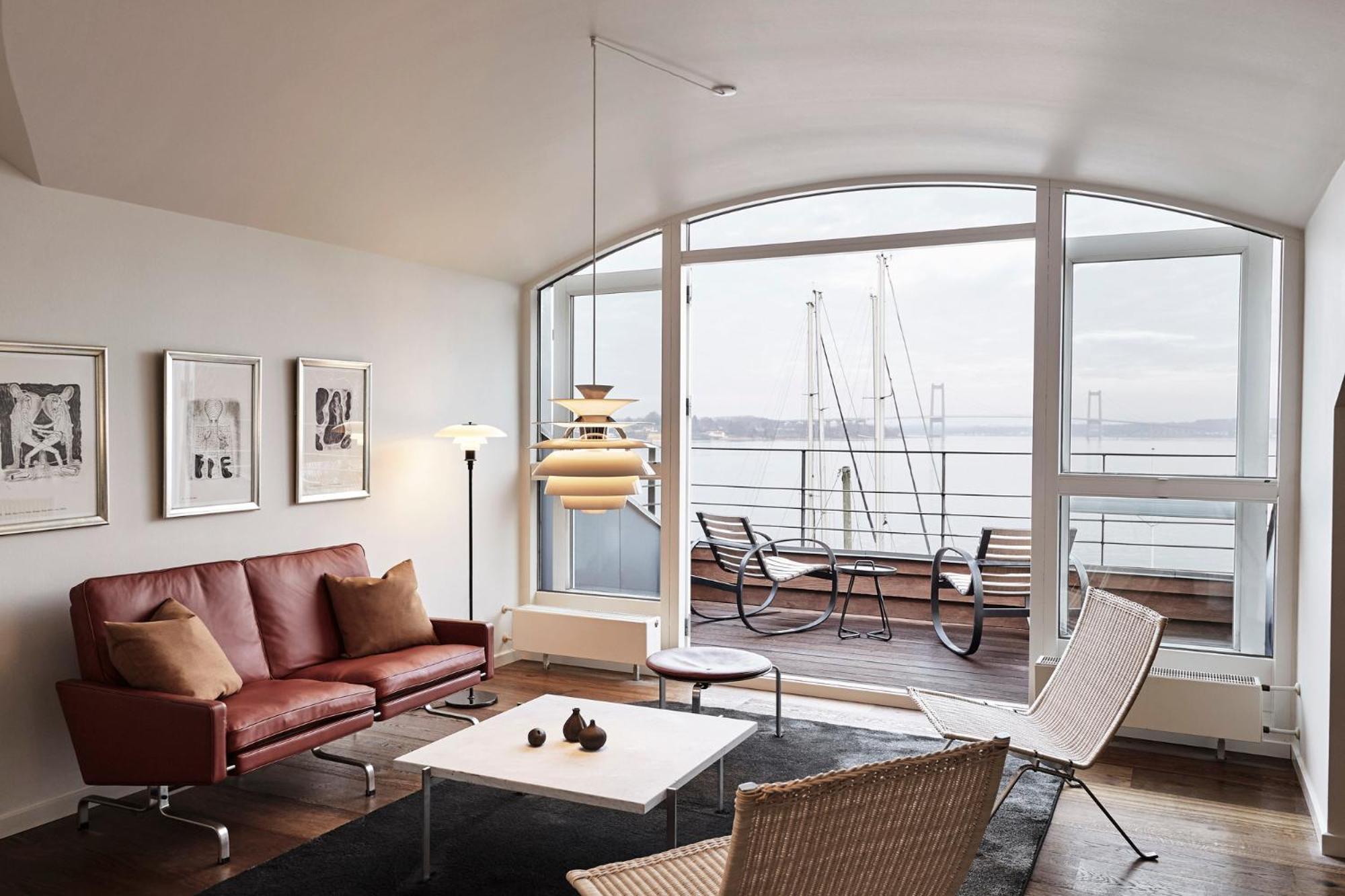 Executive Suite - Photo 6