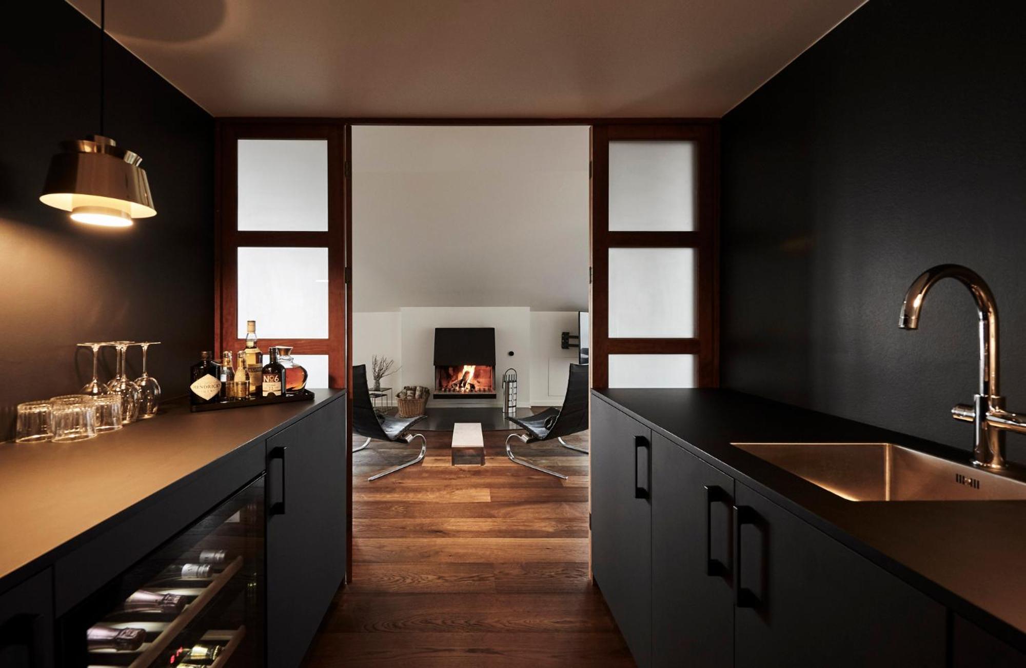 Executive Suite - Photo 4