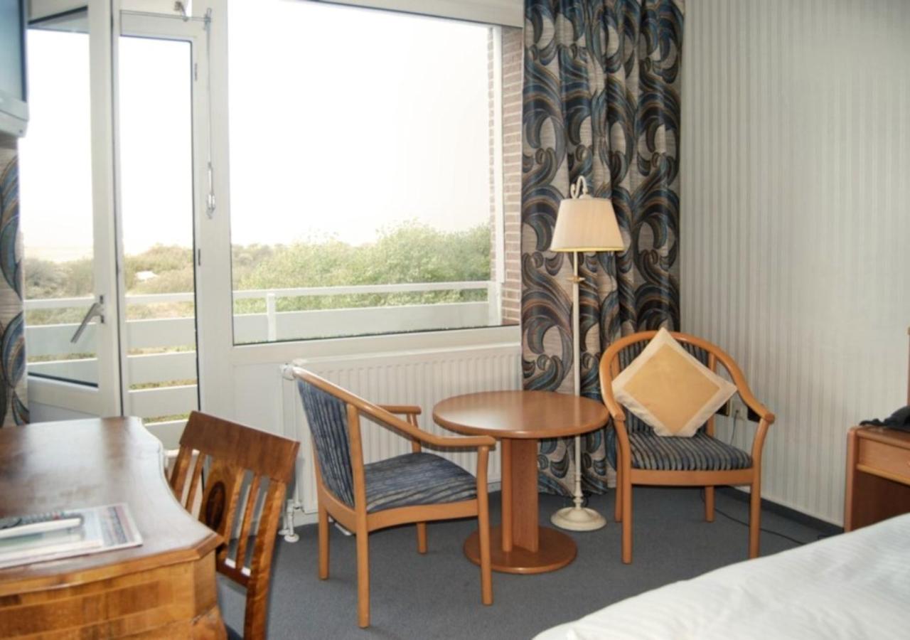 Double Room with Sea View - Photo 1