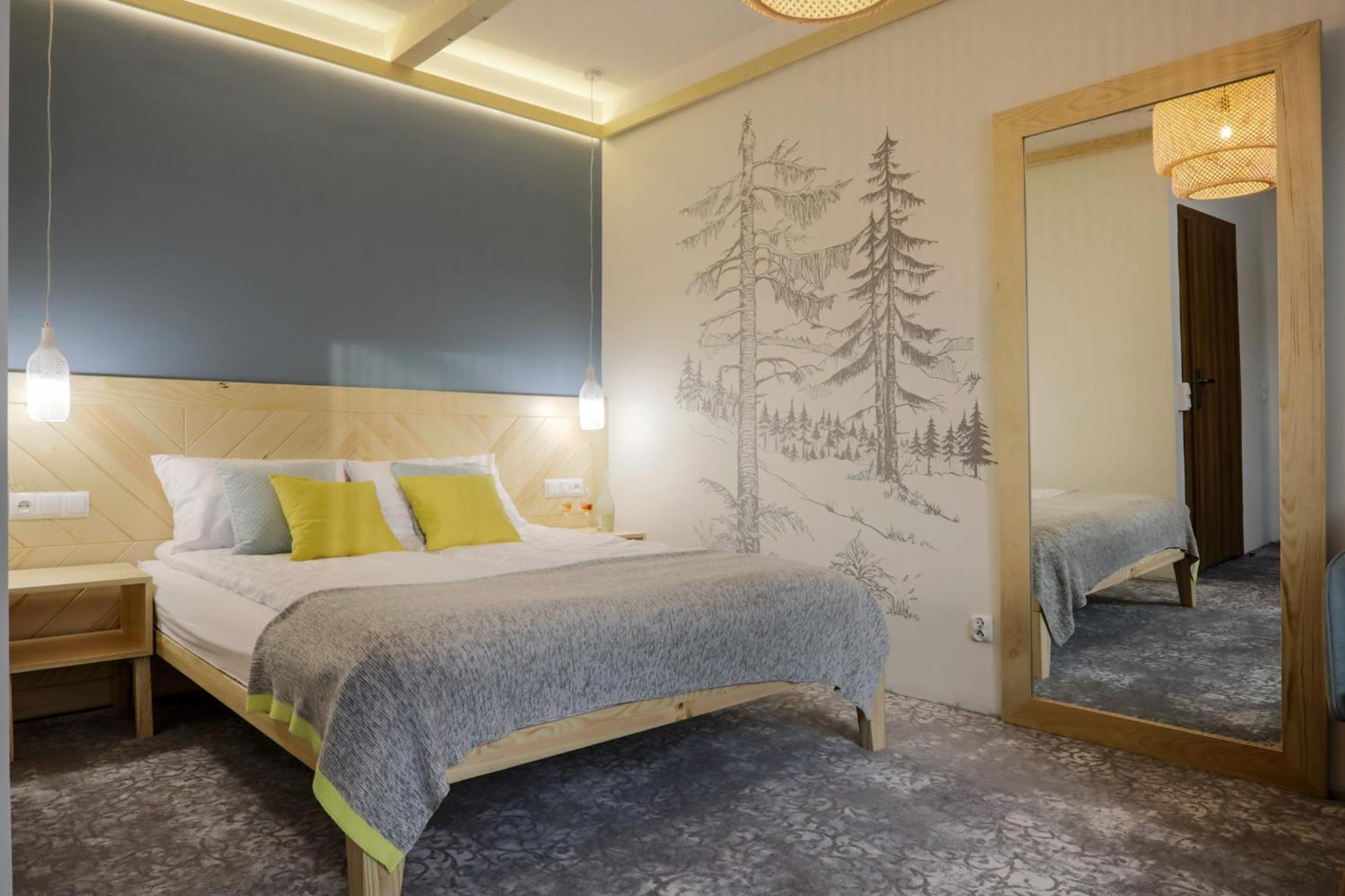 Deluxe King Suite - Photo 5