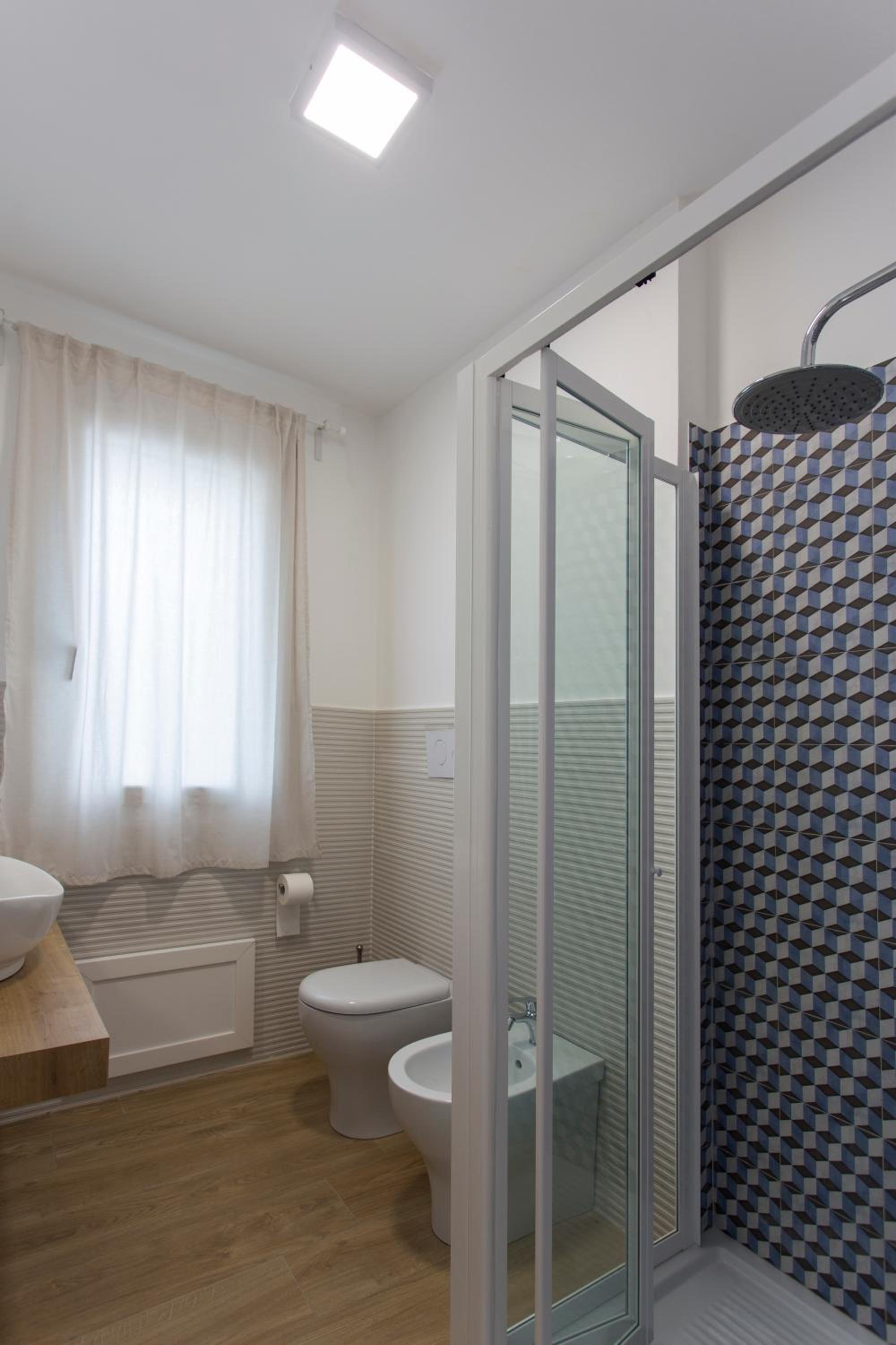 Deluxe Double Room with Balcony photo 3