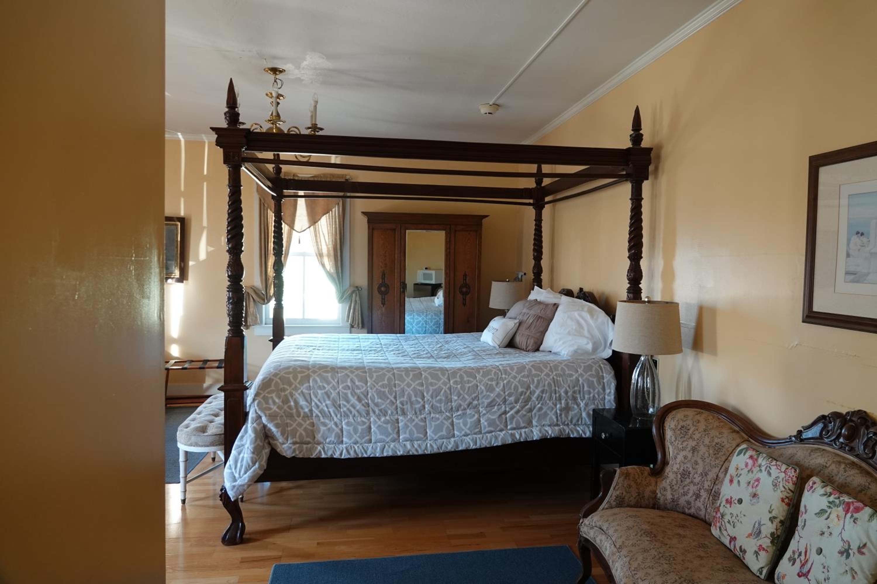 Large Single Room