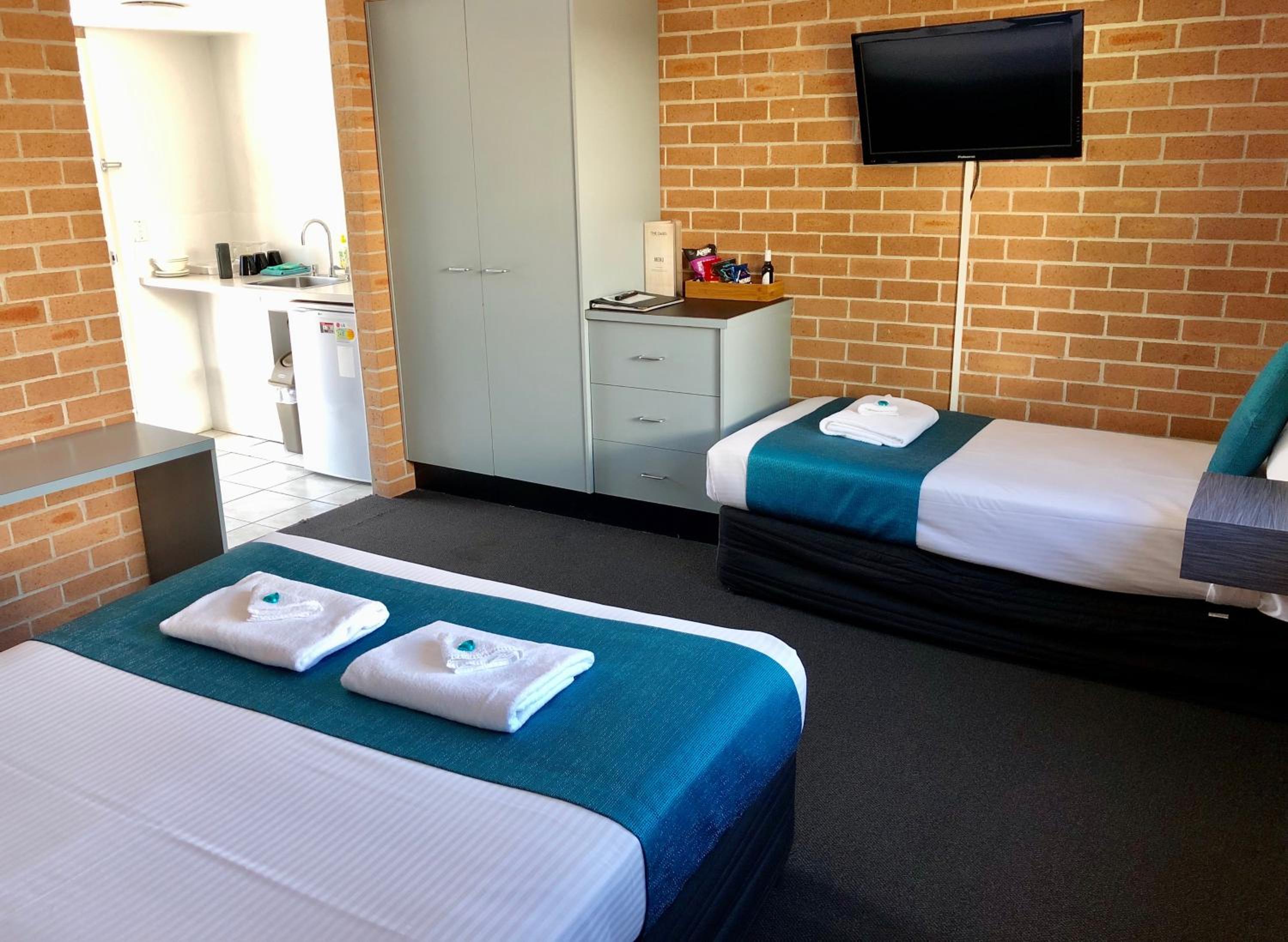 Standard Queen Room - Disability Access - Photo 2
