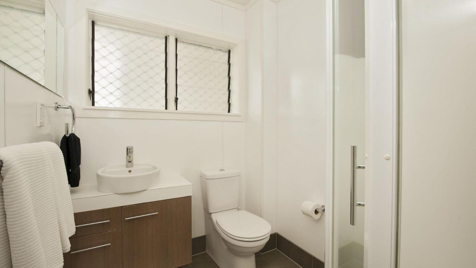 Two-Bedroom Suite - Water Front 6 - Photo 7