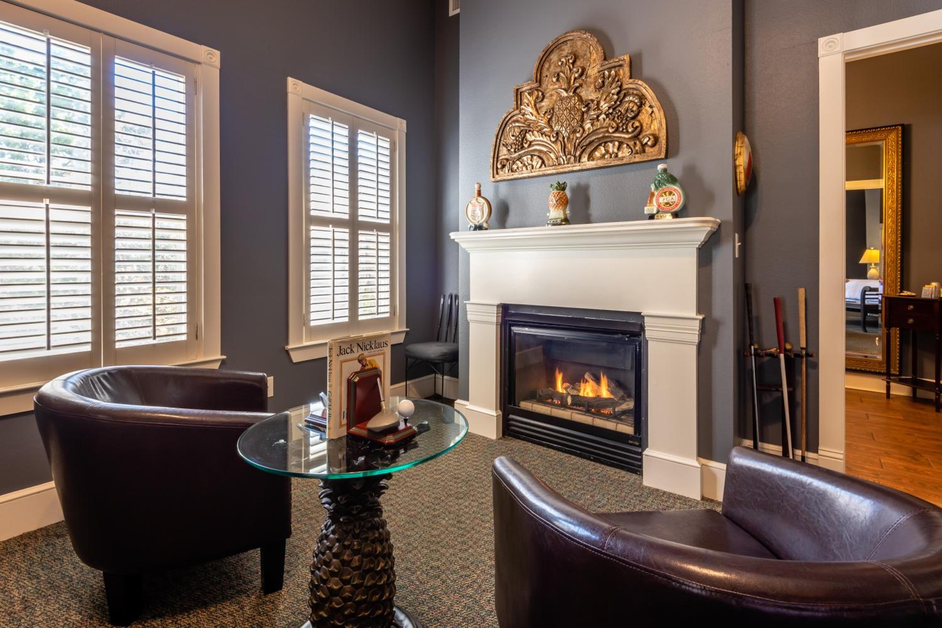 King Room with Balcony - Photo 1