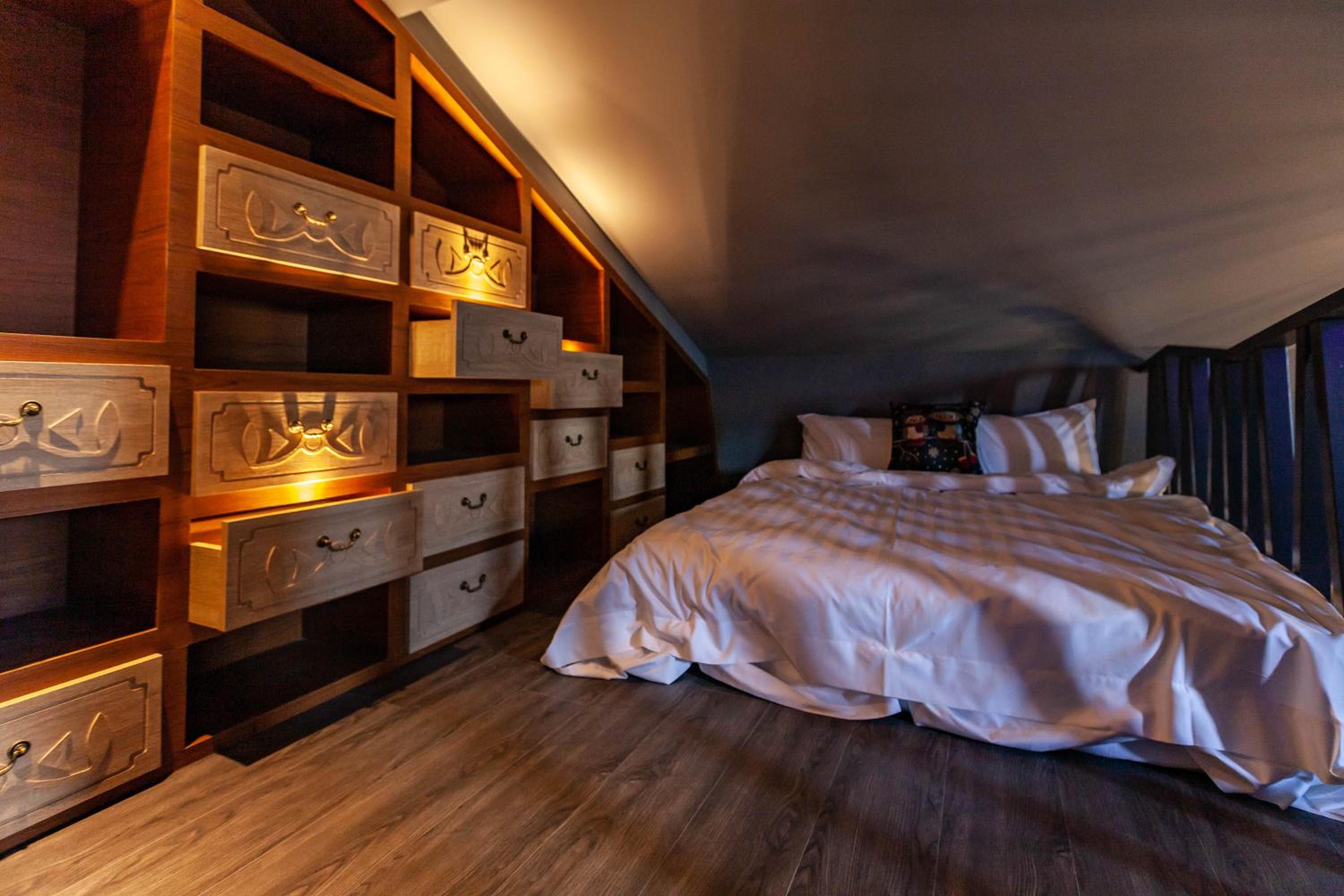 Quadruple Room with Private Bathroom photo 2