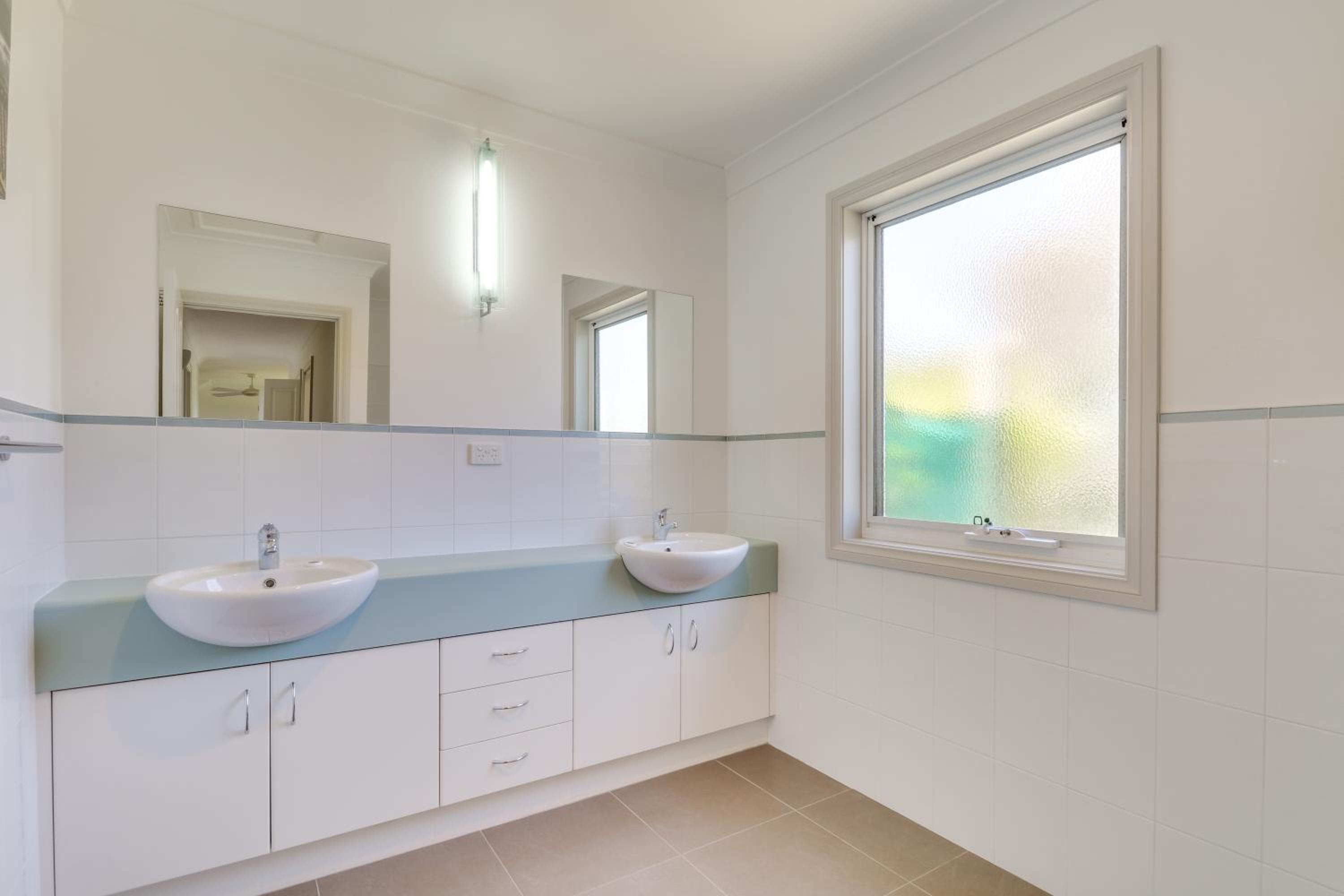 Four-Bedroom Vacation Home - Photo 2