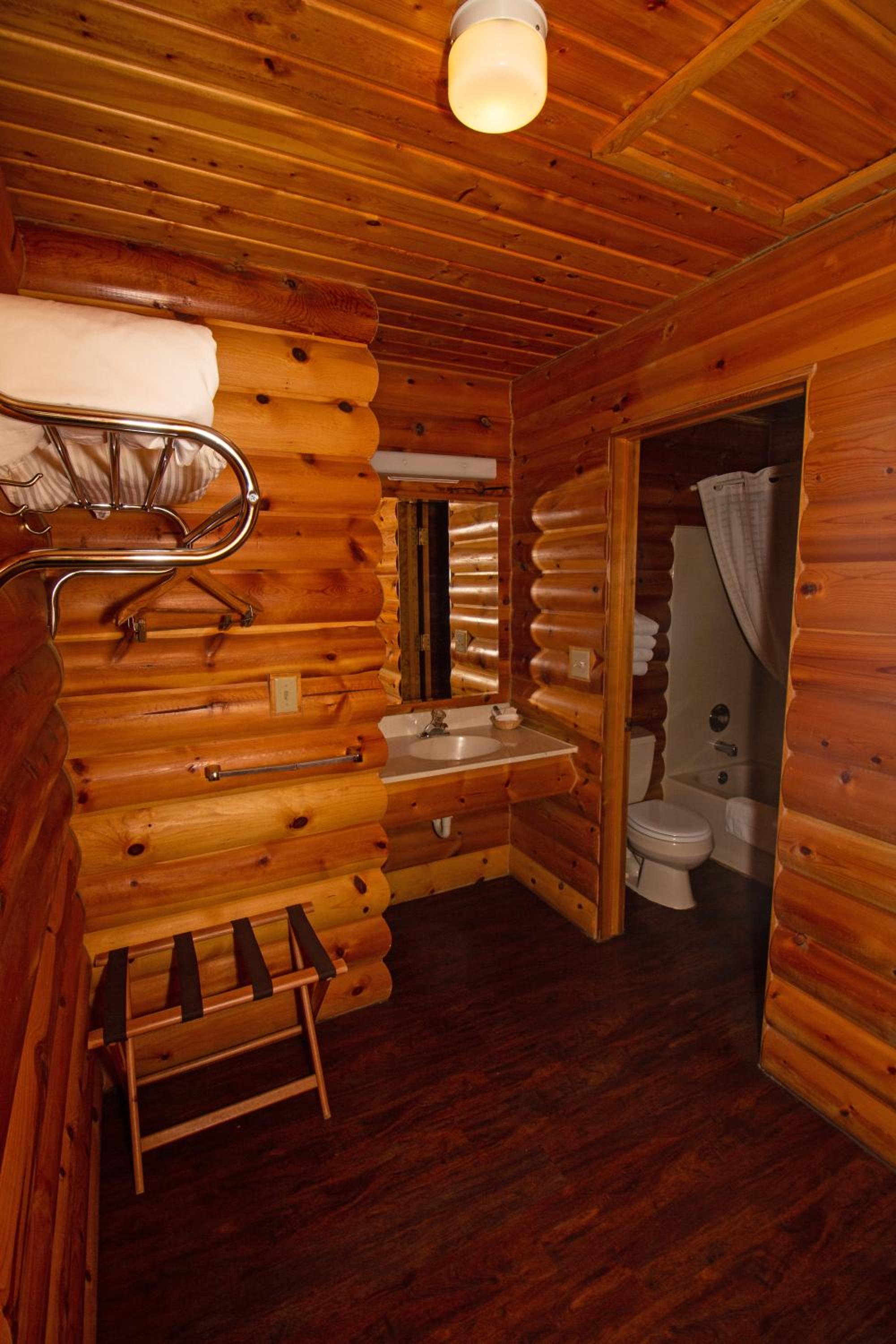Queen Room with Two Queen Beds - Photo 7