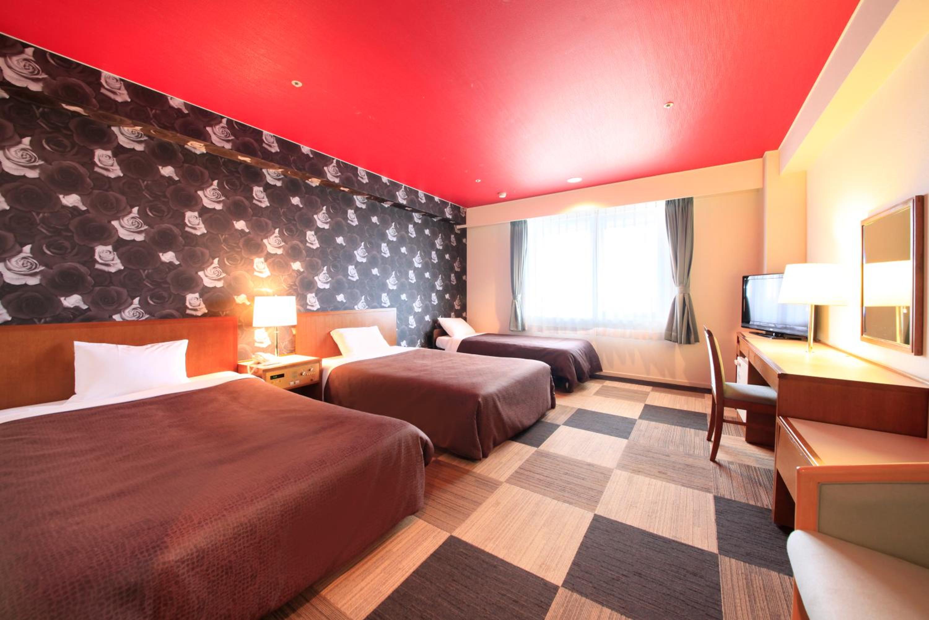 Twin Room with Extra Bed - Non-Smoking